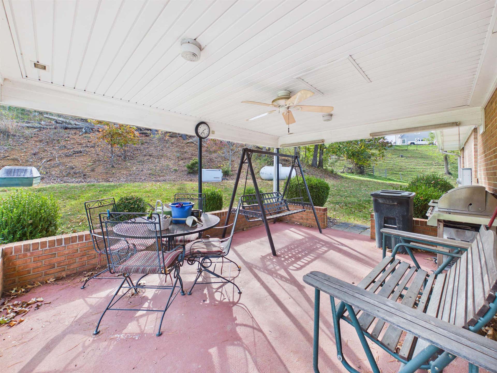 5725 Graysontown Road, Radford, VA 24141