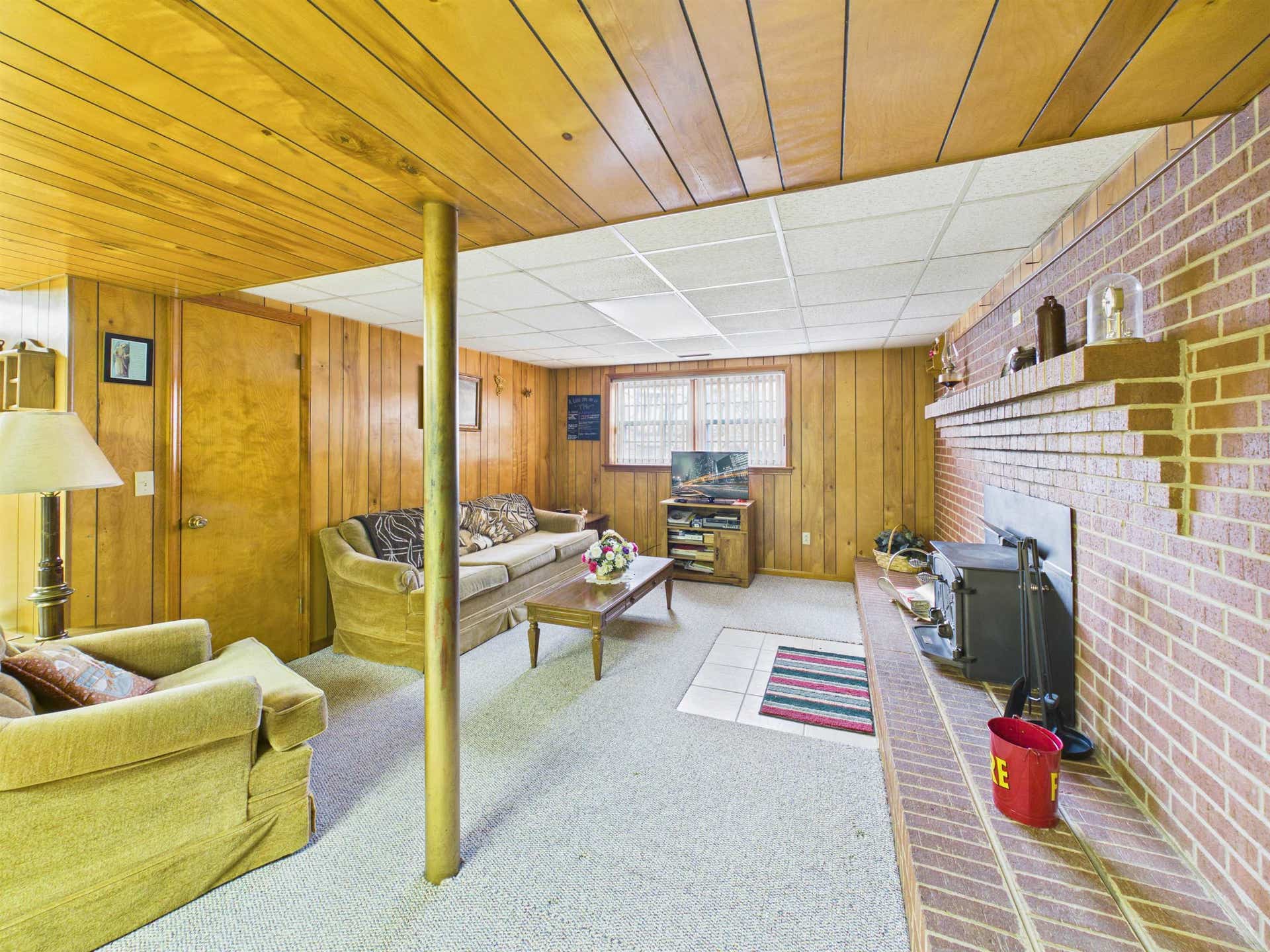 5725 Graysontown Road, Radford, VA 24141