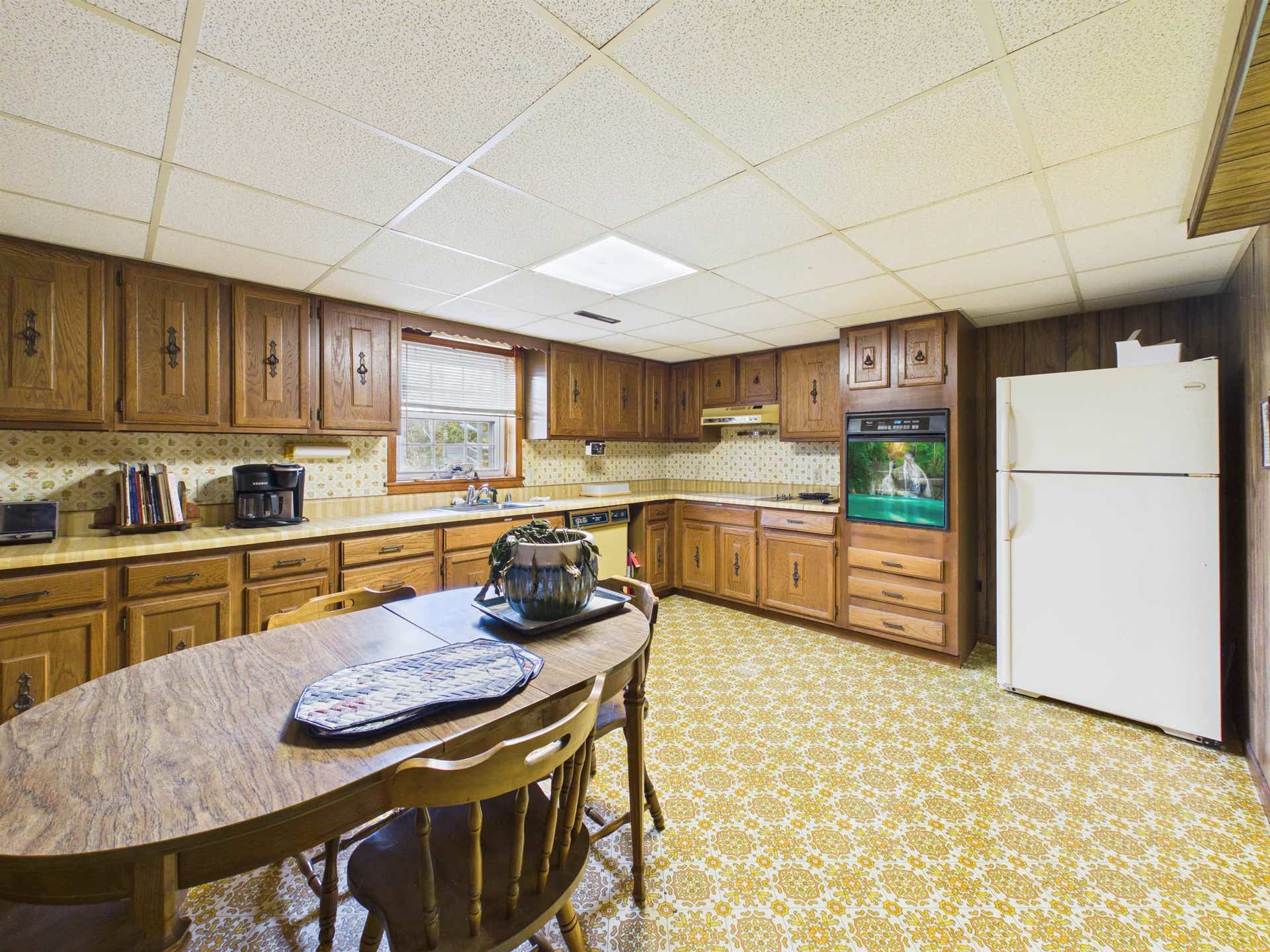 5725 Graysontown Road, Radford, VA 24141