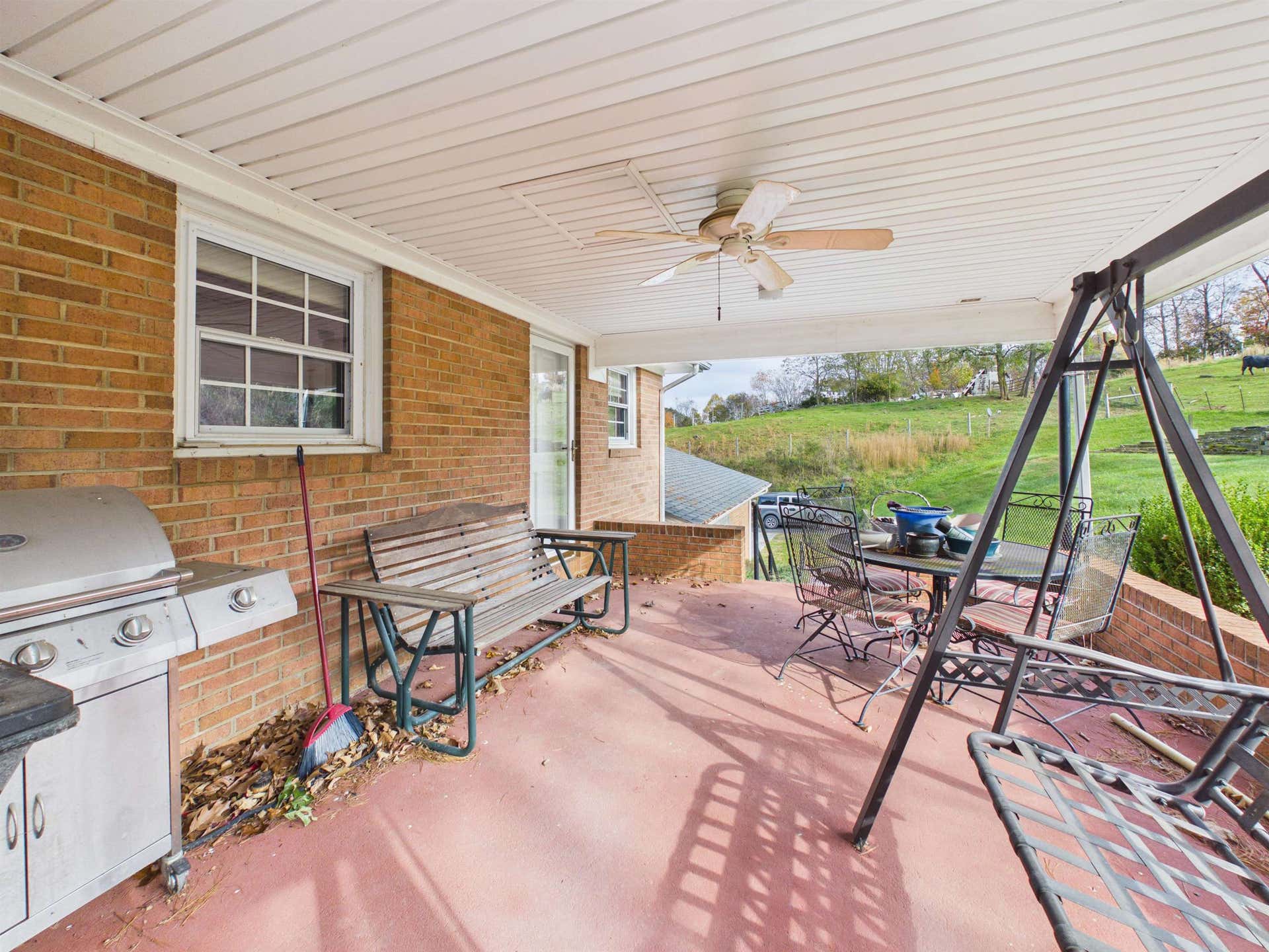 5725 Graysontown Road, Radford, VA 24141