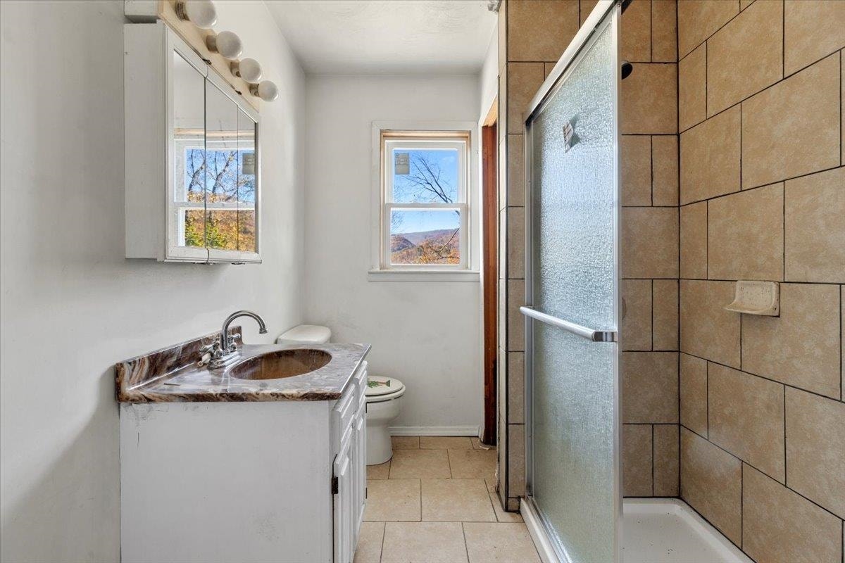 101 WARNER Street, Narrows, VA 24124