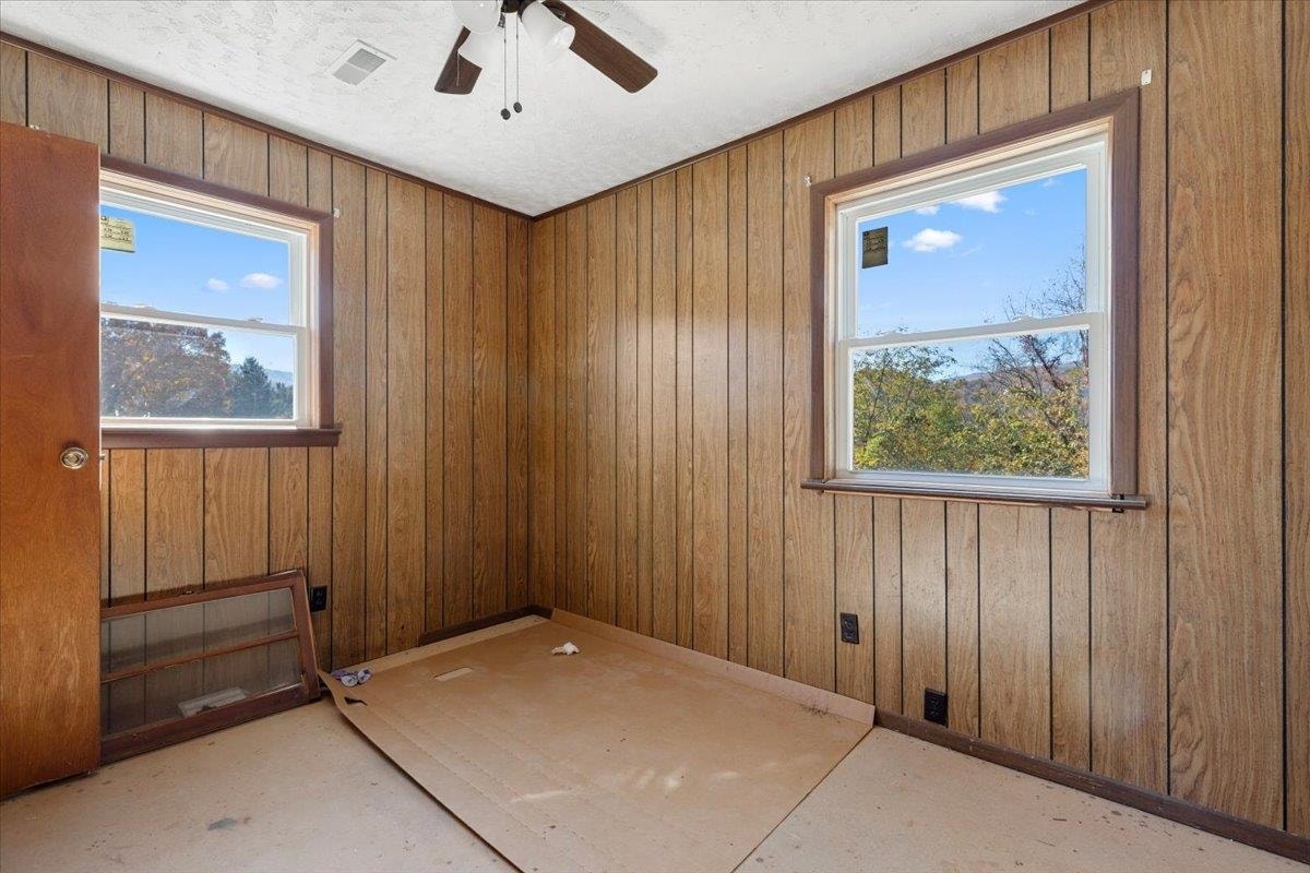 101 WARNER Street, Narrows, VA 24124