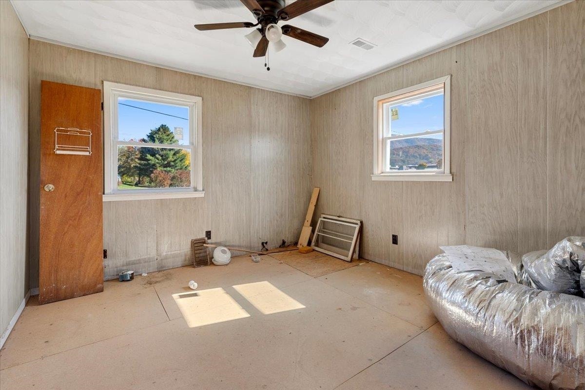 101 WARNER Street, Narrows, VA 24124