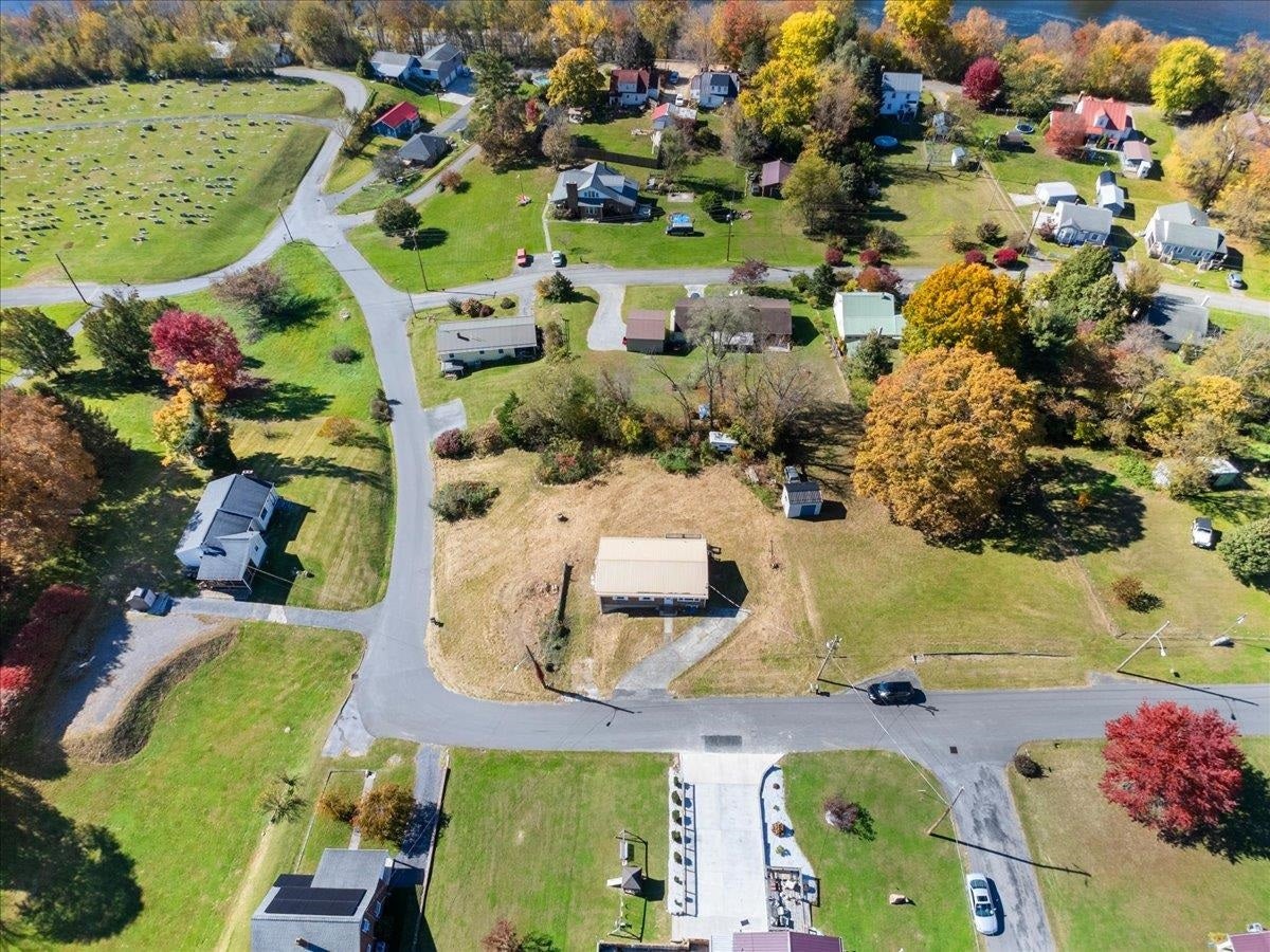101 WARNER Street, Narrows, VA 24124
