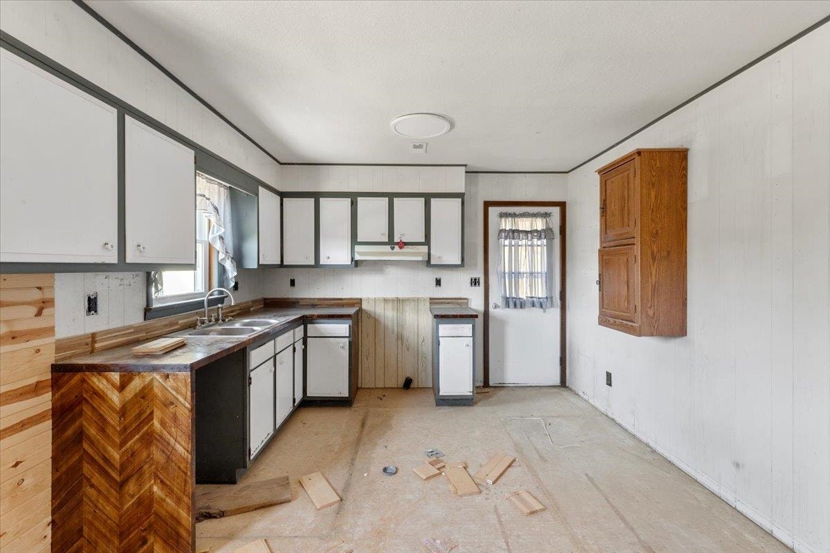 101 WARNER Street, Narrows, VA 24124