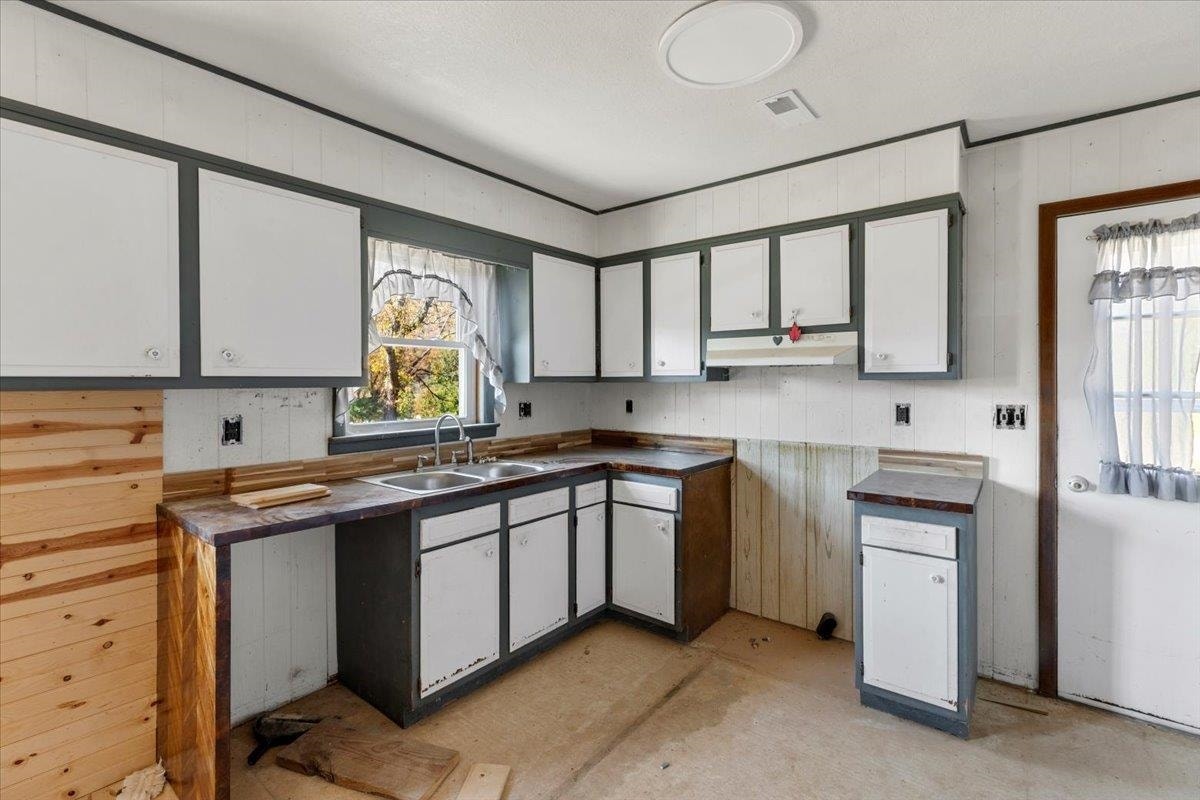 101 WARNER Street, Narrows, VA 24124