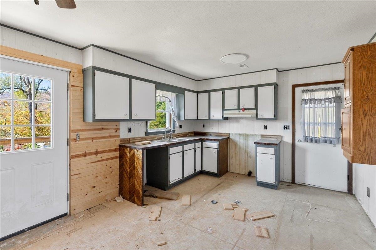 101 WARNER Street, Narrows, VA 24124