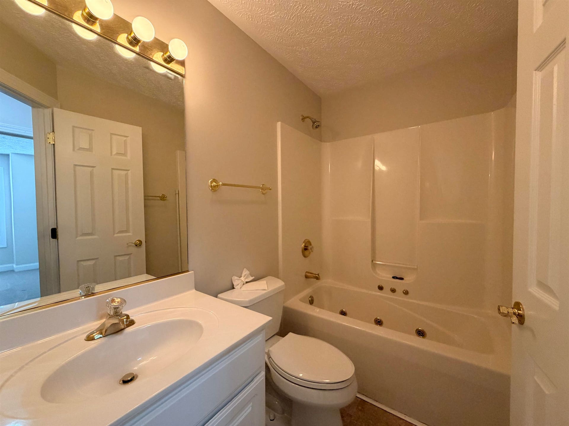 300 WILLOW OAK Drive, Christiansburg, VA 24073