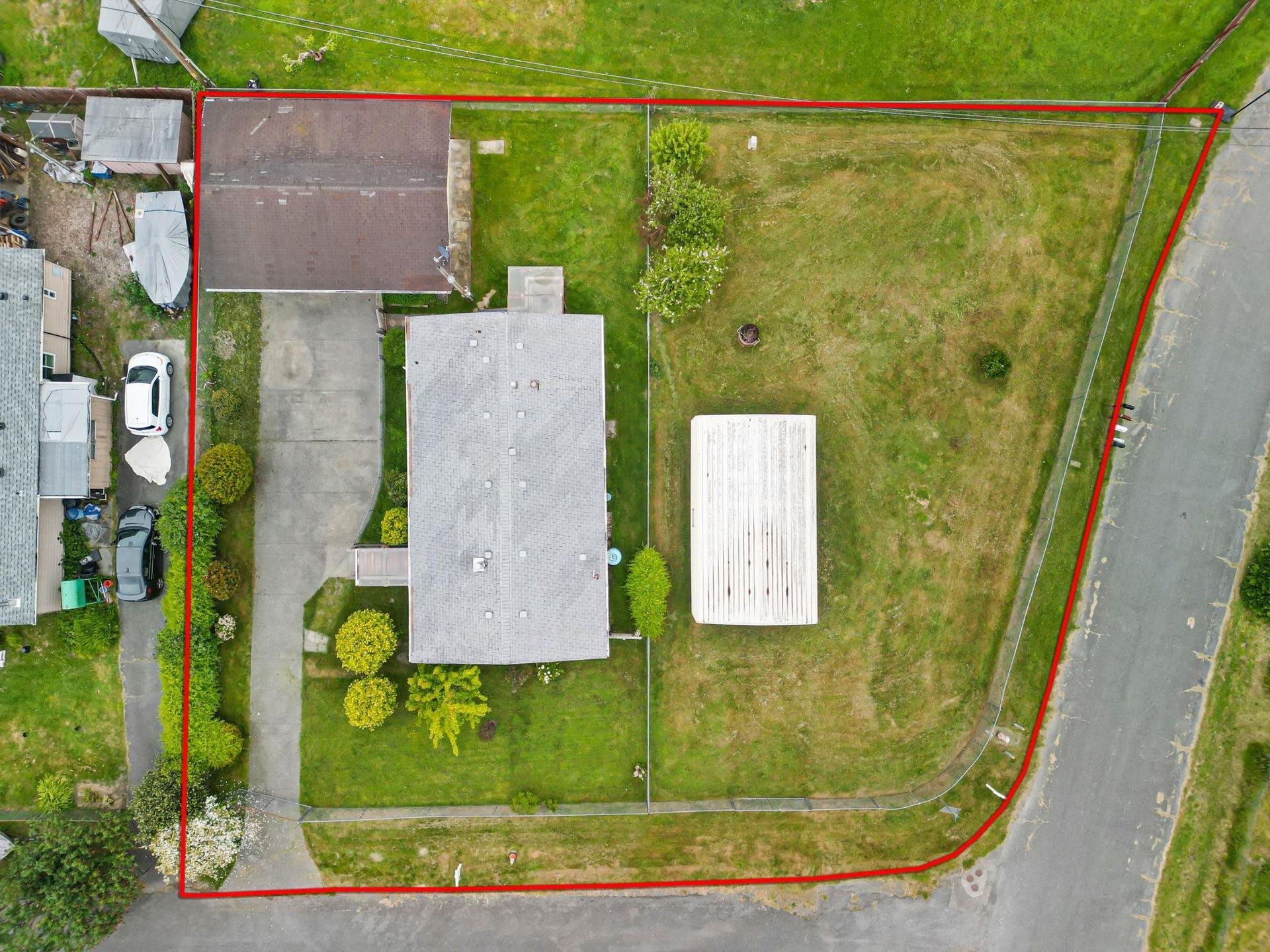 15 Church Lane, Klamath, CA 95548-9328
