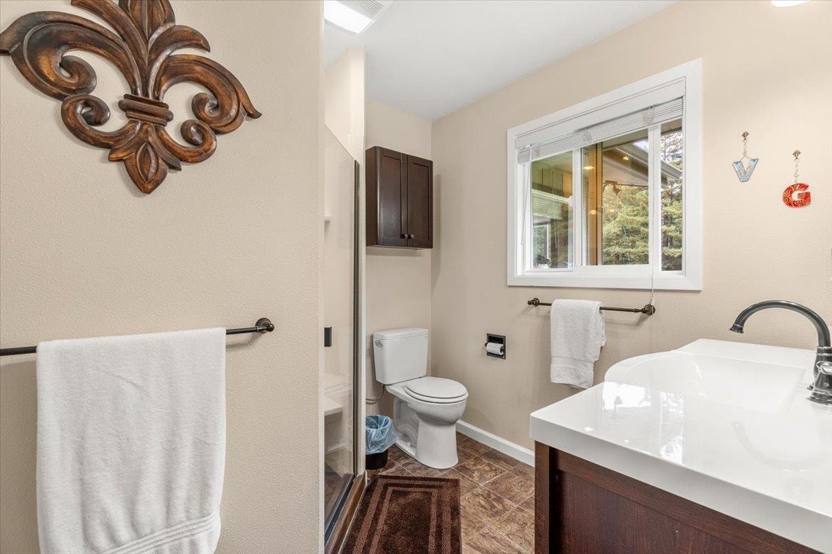6251 Kings Valley Road, Crescent City, CA 95531