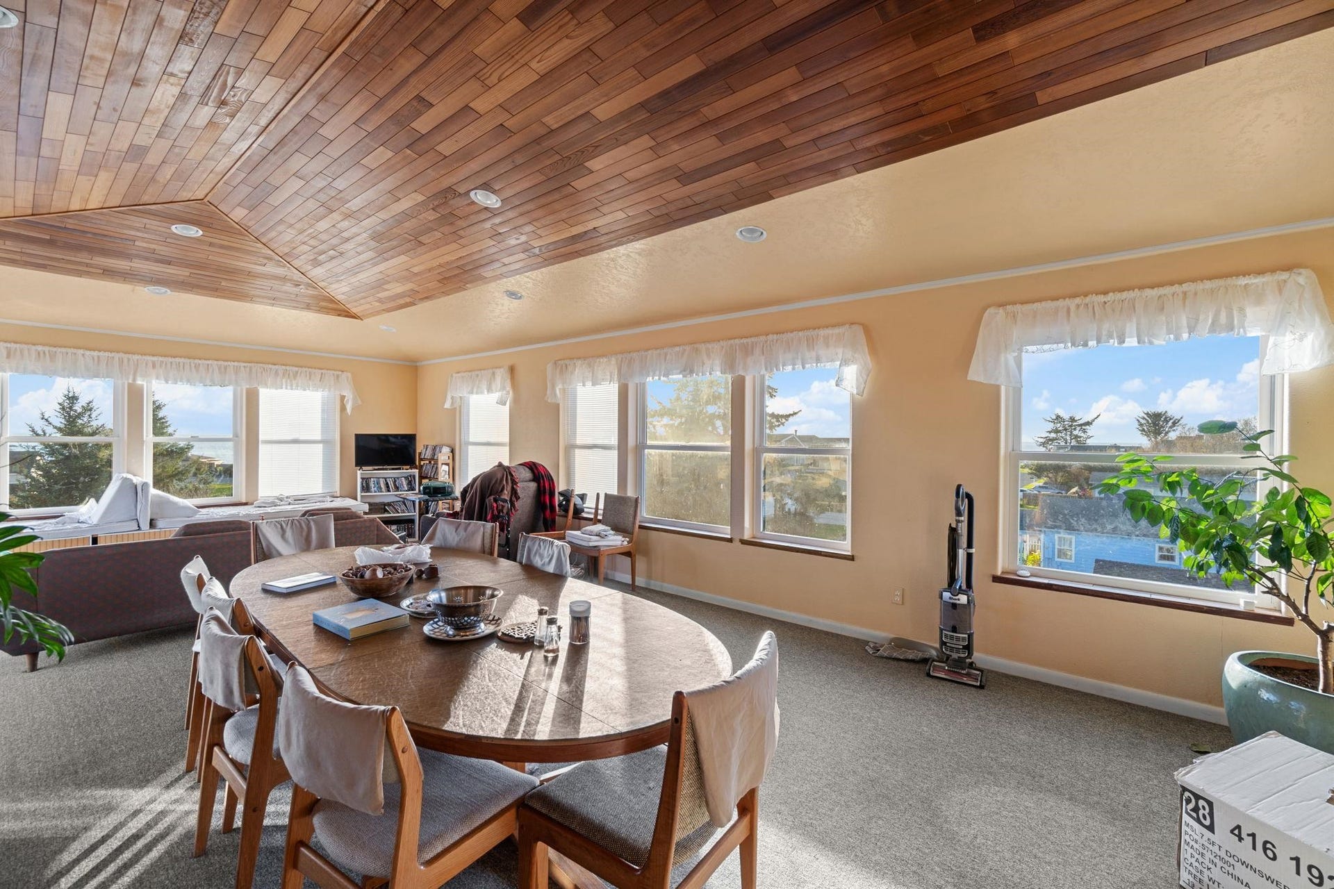 360 Grand Avenue, Crescent City, CA 95531