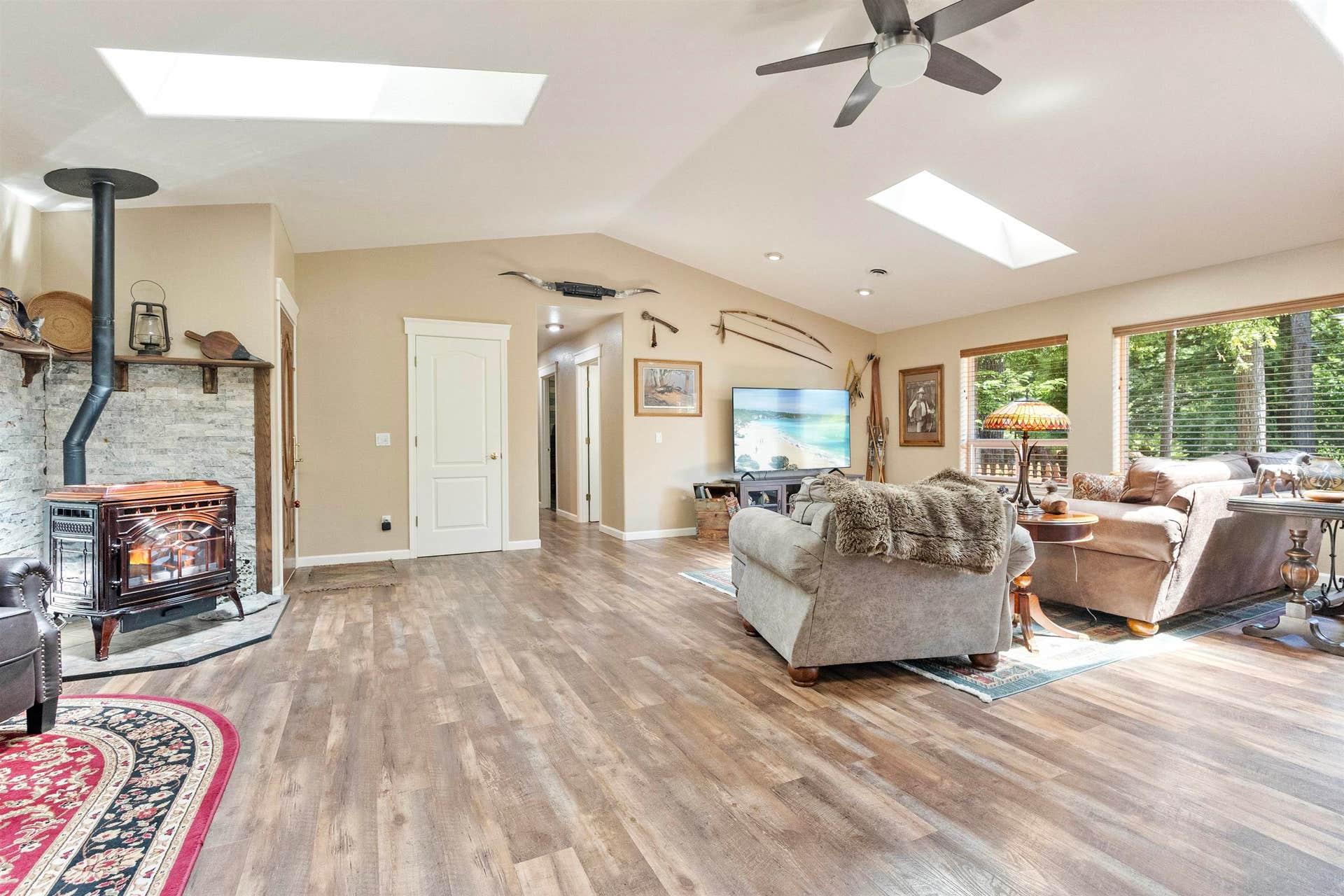 106 Hillside, Crescent City, CA 95531