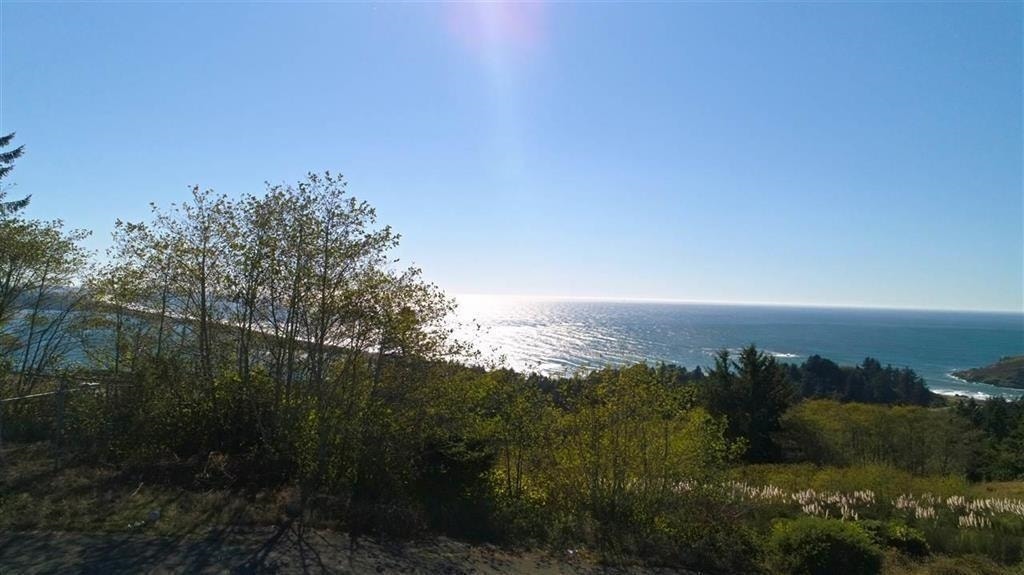 Lot #2 Ocean Heights Way, Smith River, CA 95567
