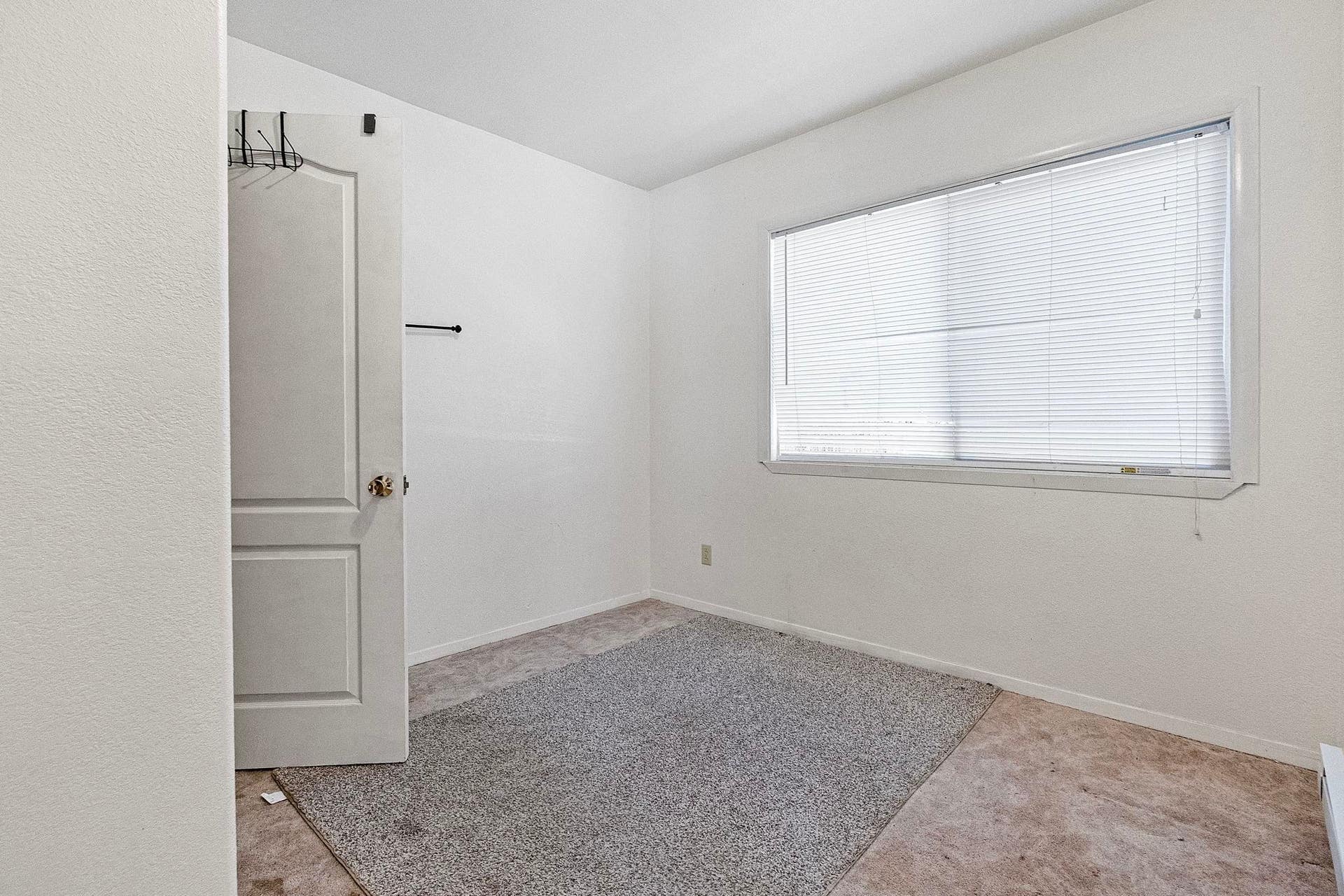 5401 S Bank Road, Crescent City, CA 95531-9595