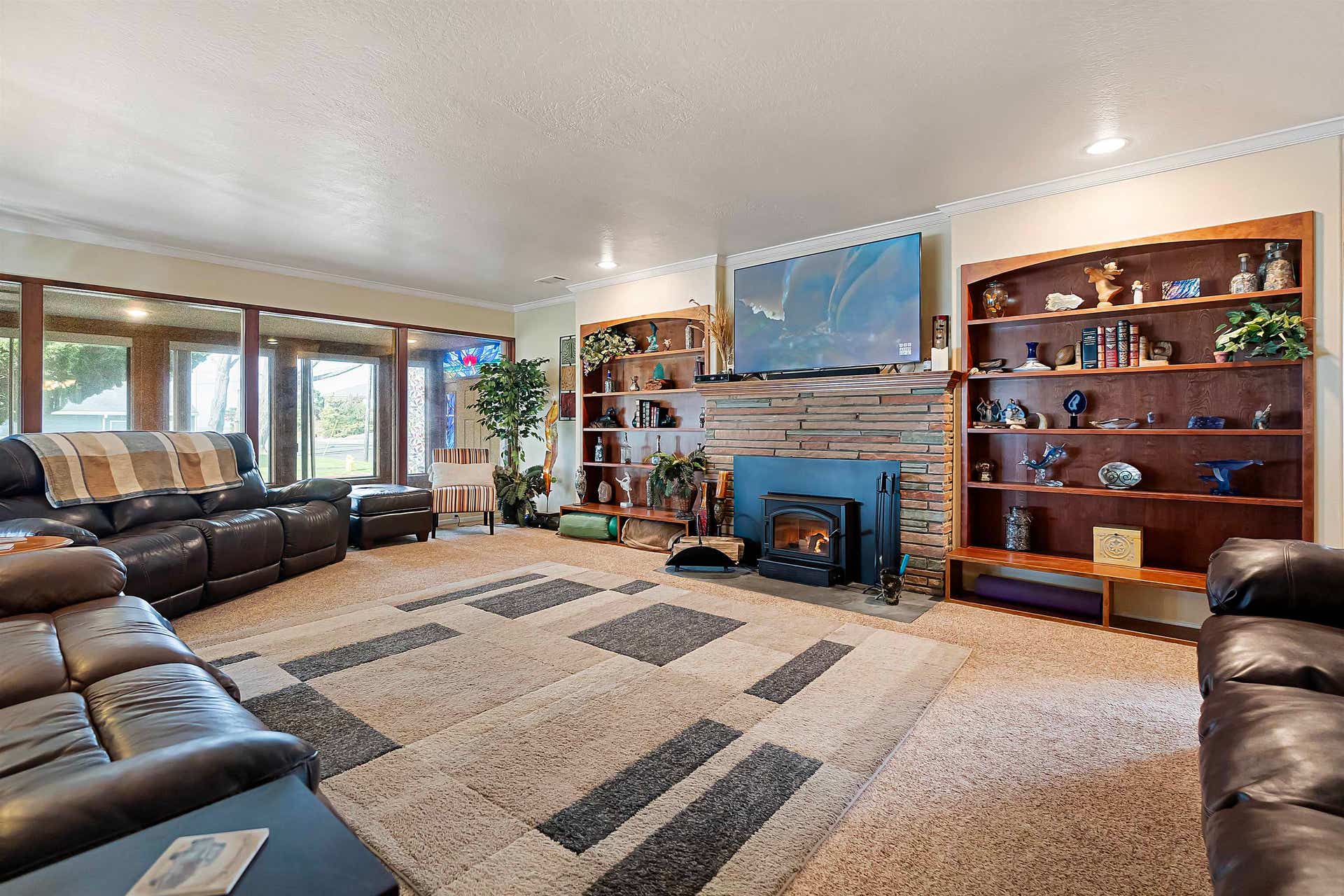 288 W 7th Street, Crescent City, CA 95531