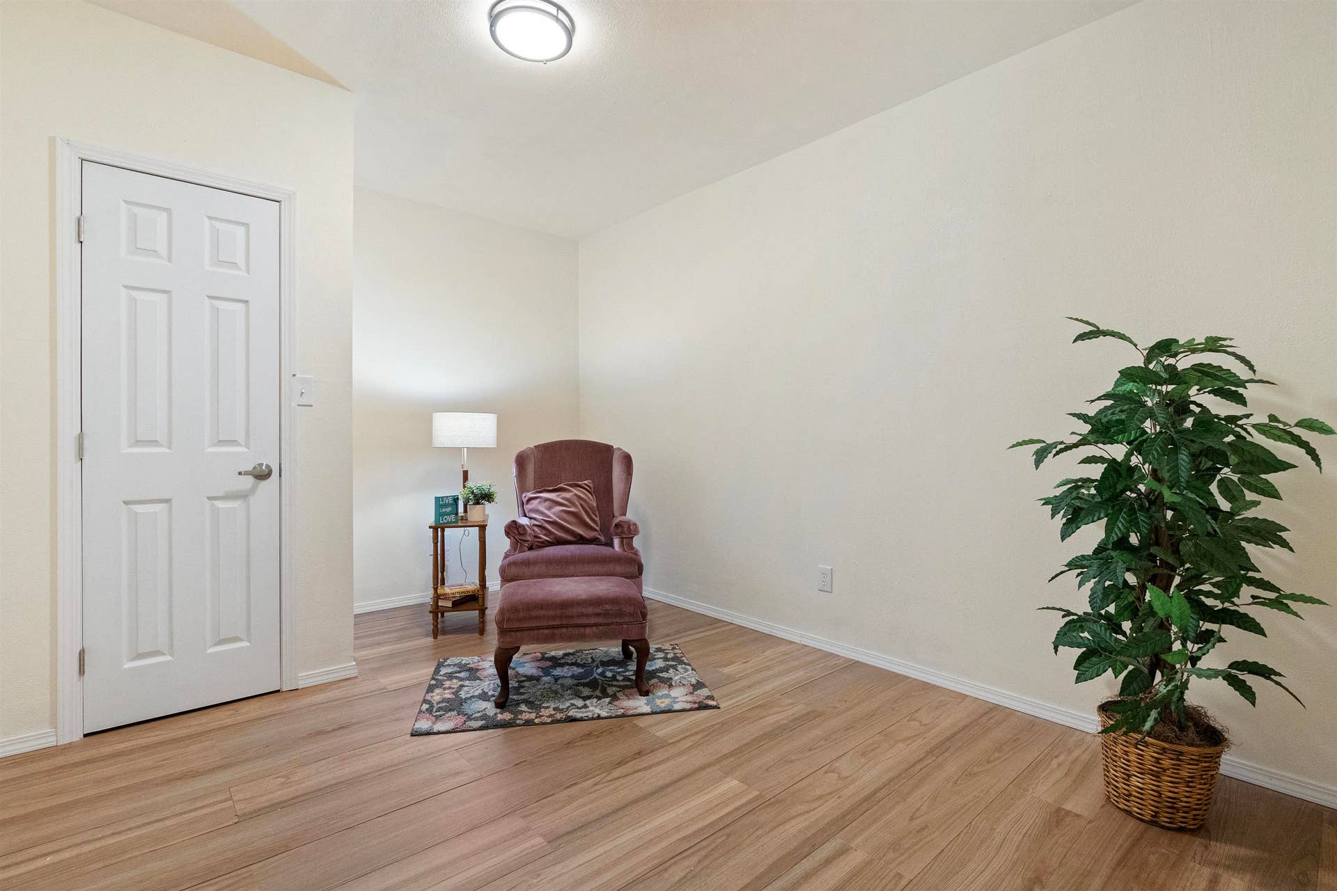 288 W 7th Street, Crescent City, CA 95531