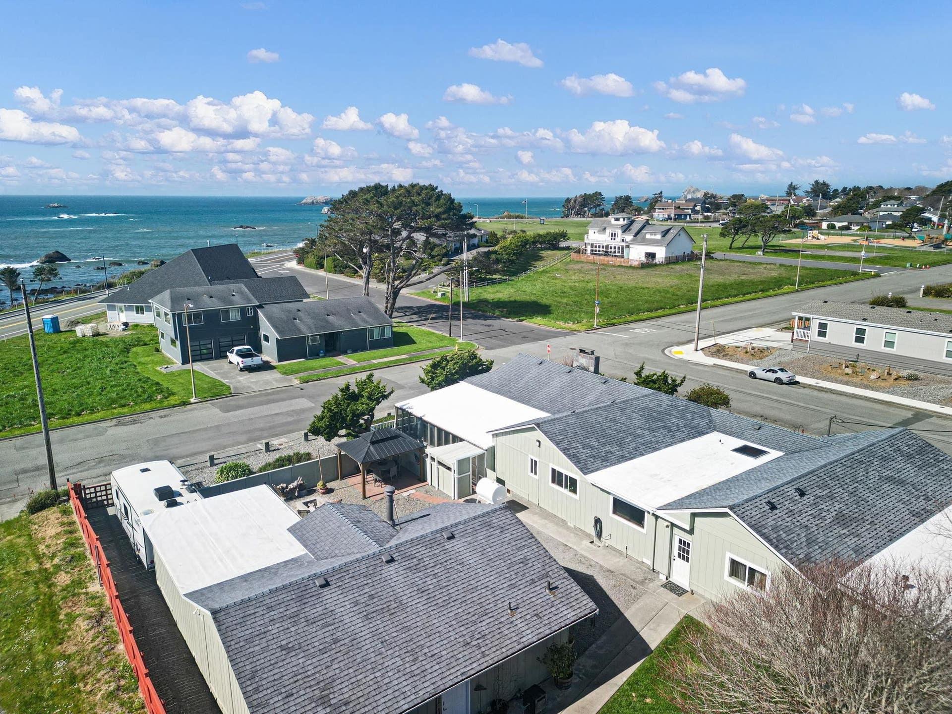 288 W 7th Street, Crescent City, CA 95531