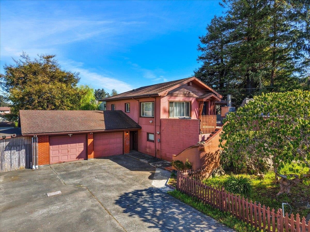 2422 Nickel Avenue, Crescent City, CA 95531