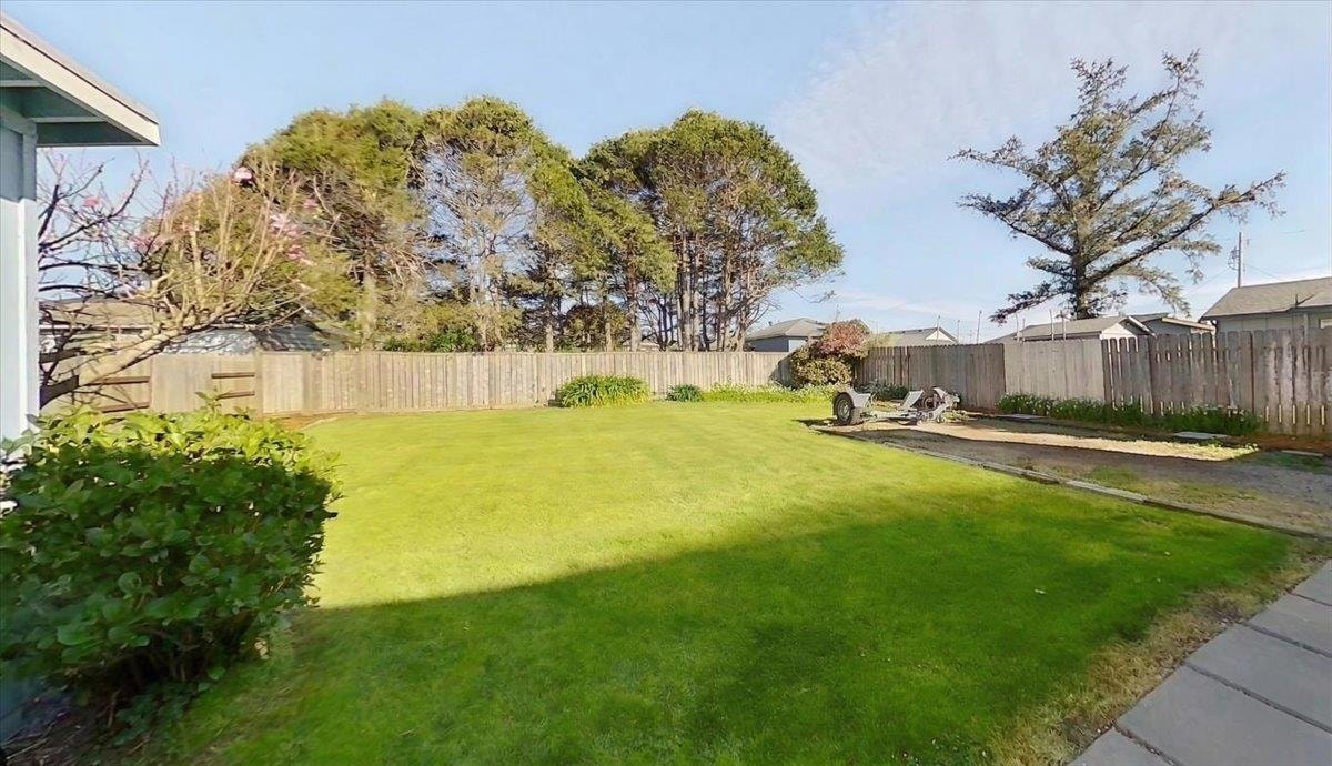 336 7th Street, Crescent City, CA 95531