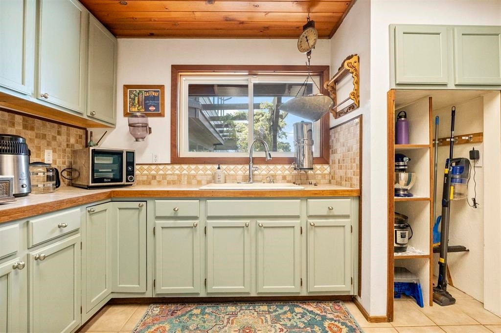 1720 Lauff Avenue, Crescent City, CA 95531
