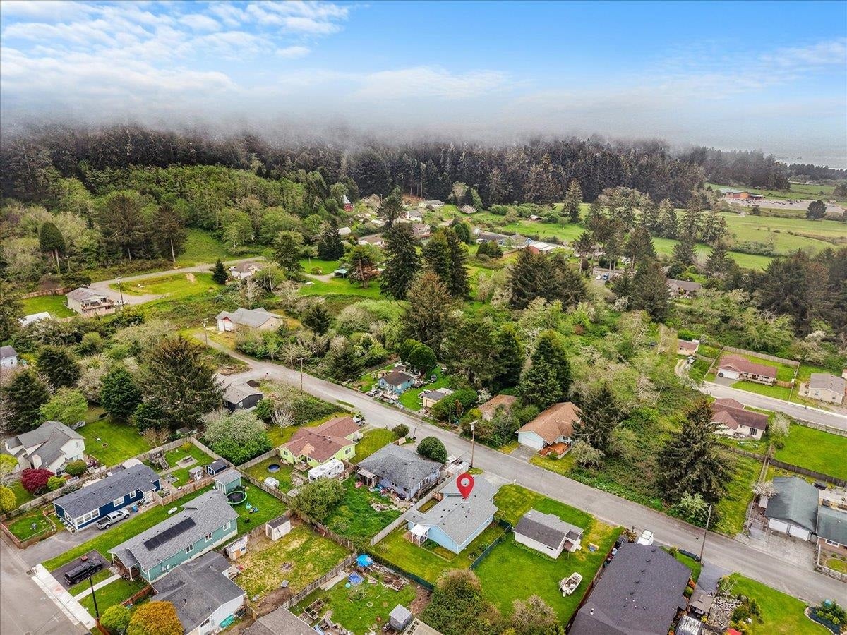 2710 Oliver Ave, Crescent City, CA 95531
