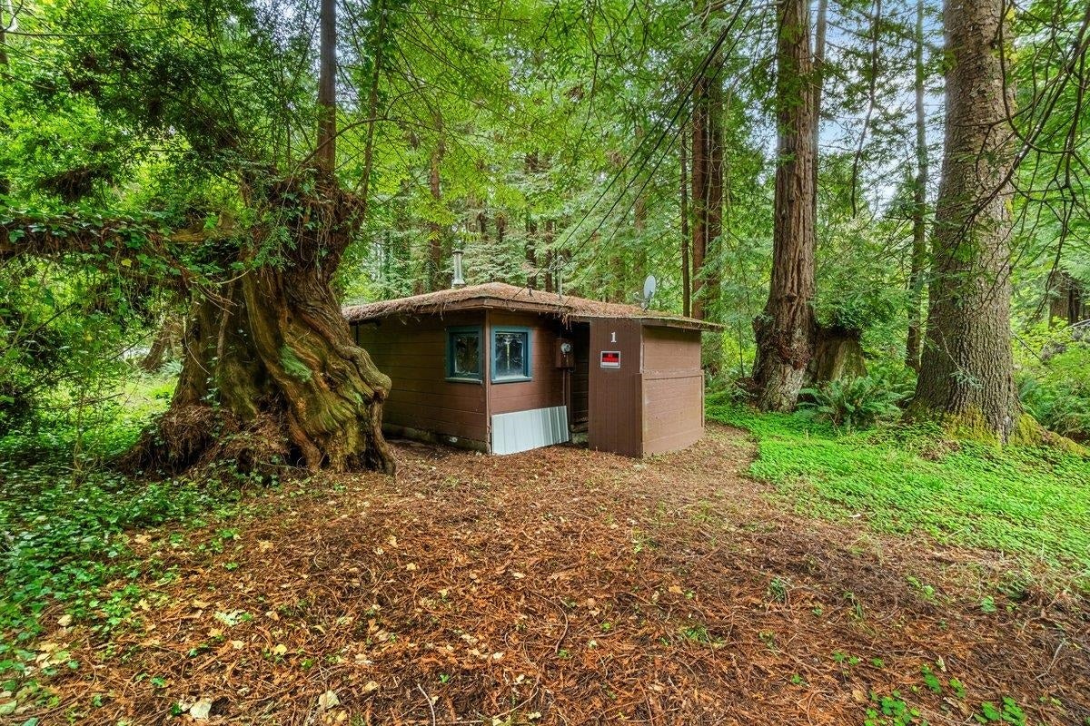 100 Staley Lane, Crescent City, CA 95531