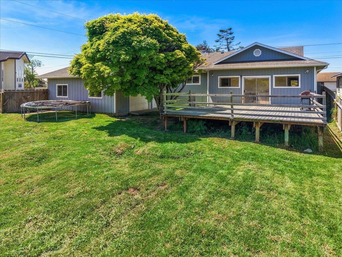 1307 Douglas, Crescent City, CA 95531