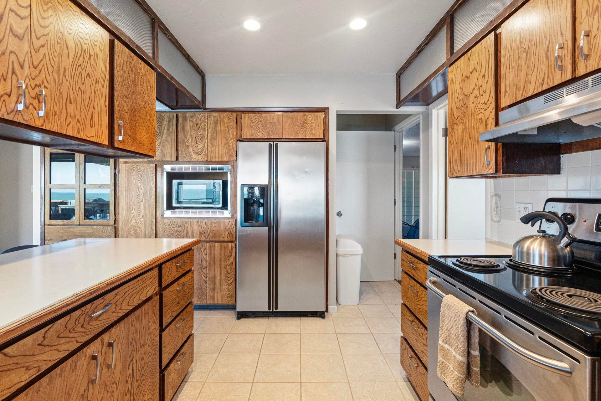 16230 Gilbert Way, Smith River, CA 95567