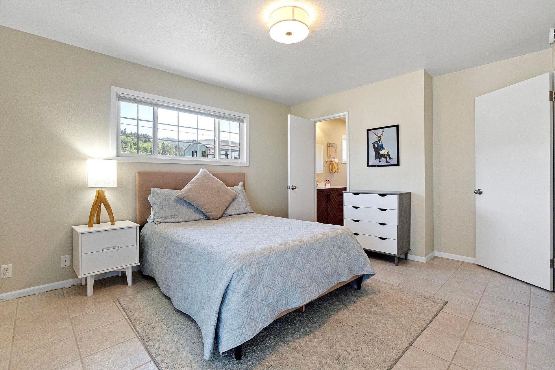 16230 Gilbert Way, Smith River, CA 95567
