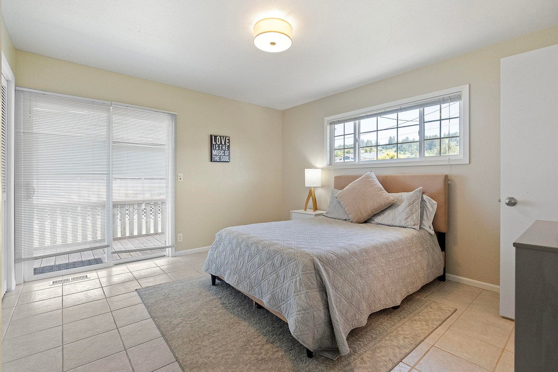 16230 Gilbert Way, Smith River, CA 95567