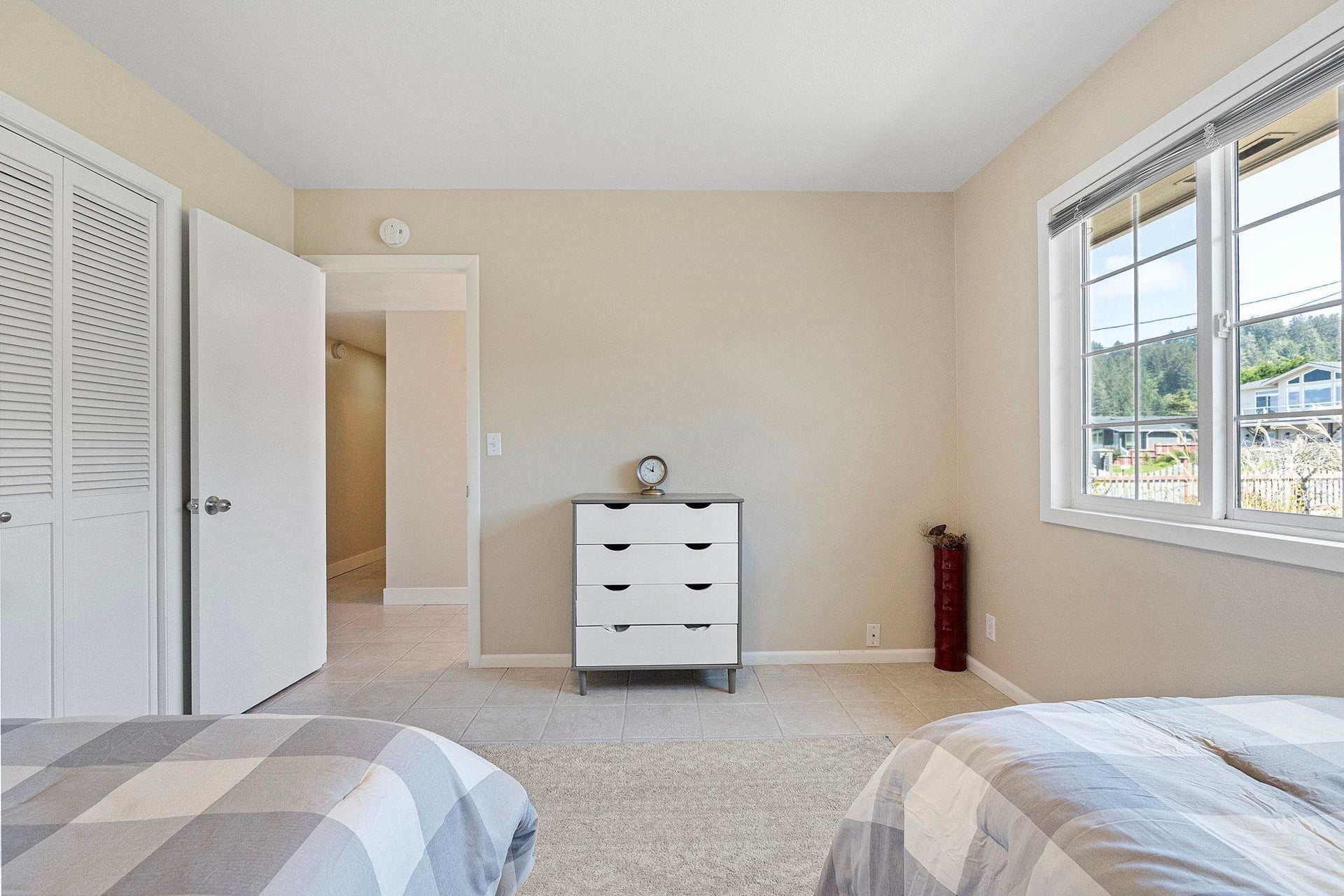 16230 Gilbert Way, Smith River, CA 95567