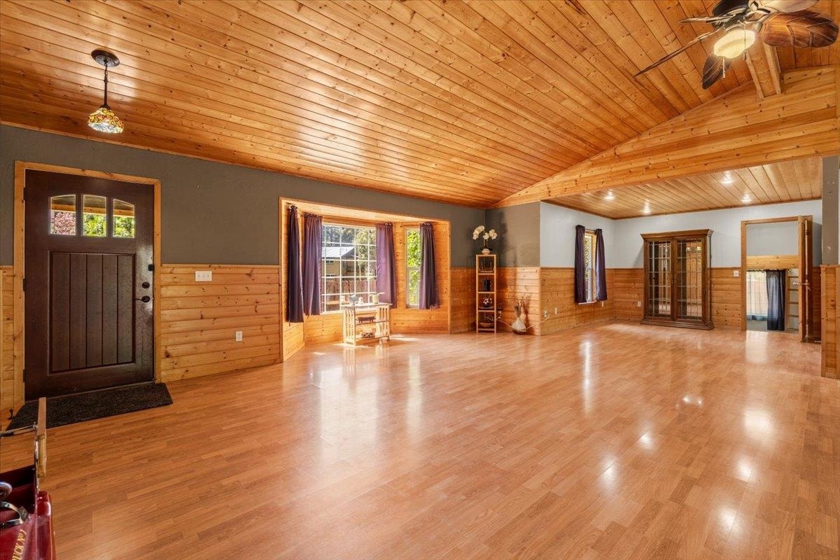 10220 US Hwy 199, Crescent City, CA 95543