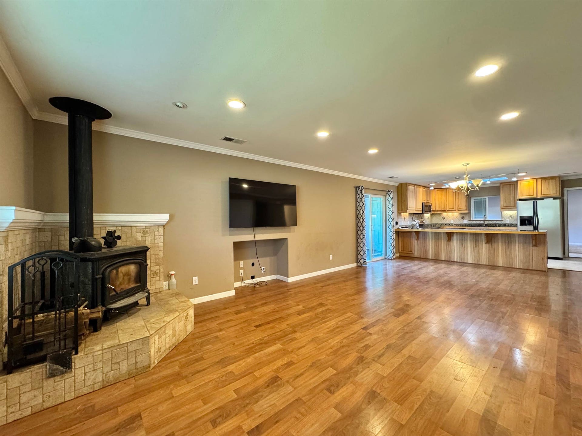 130 Azalea Drive, Klamath, CA 95548