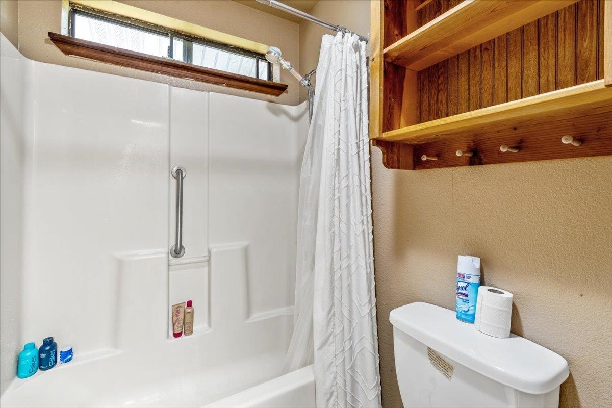 9355 N Highway 101, Smith River, CA 95531