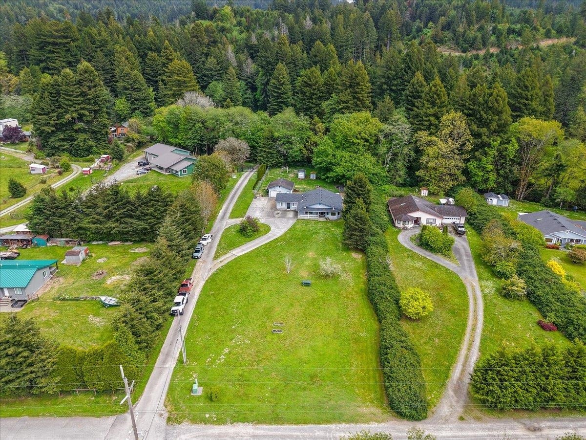 9355 N Highway 101, Smith River, CA 95531
