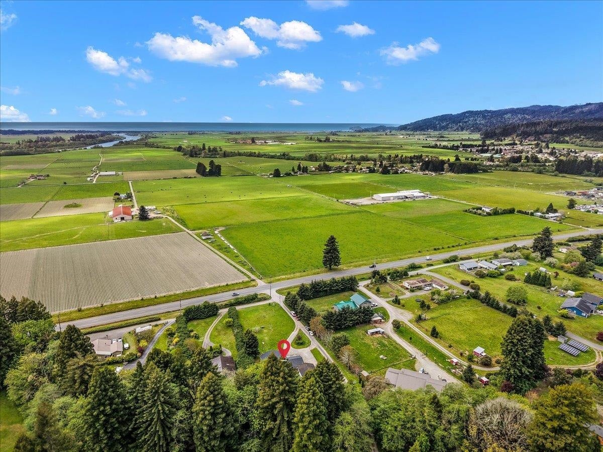 9355 N Highway 101, Smith River, CA 95531