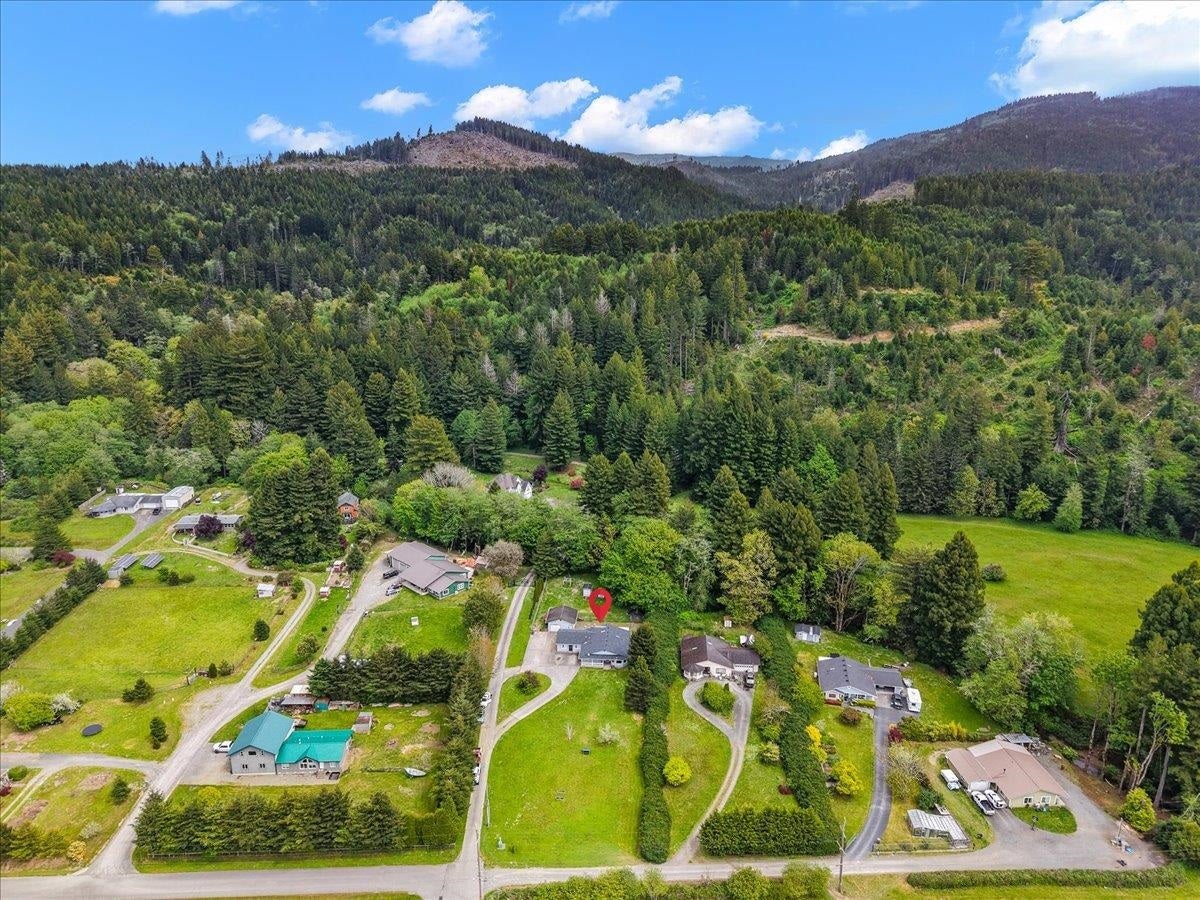 9355 N Highway 101, Smith River, CA 95531