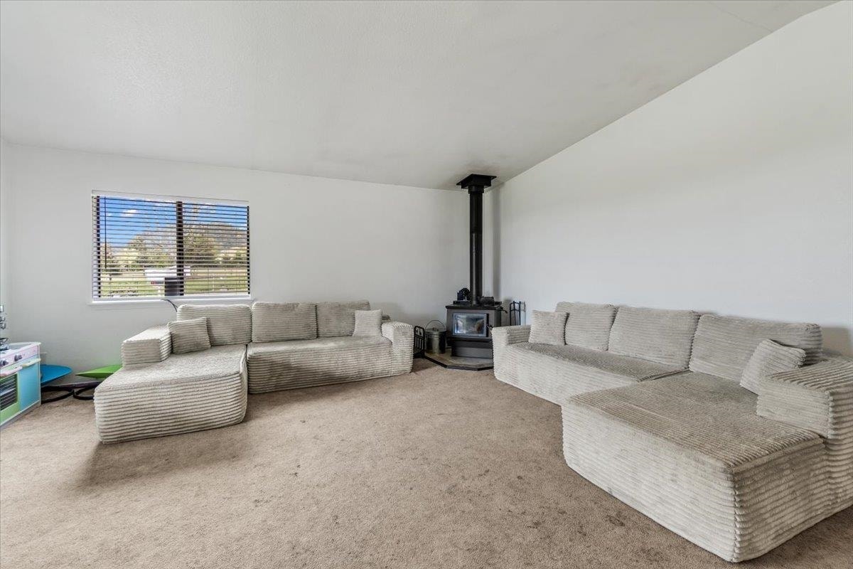 9355 N Highway 101, Smith River, CA 95531