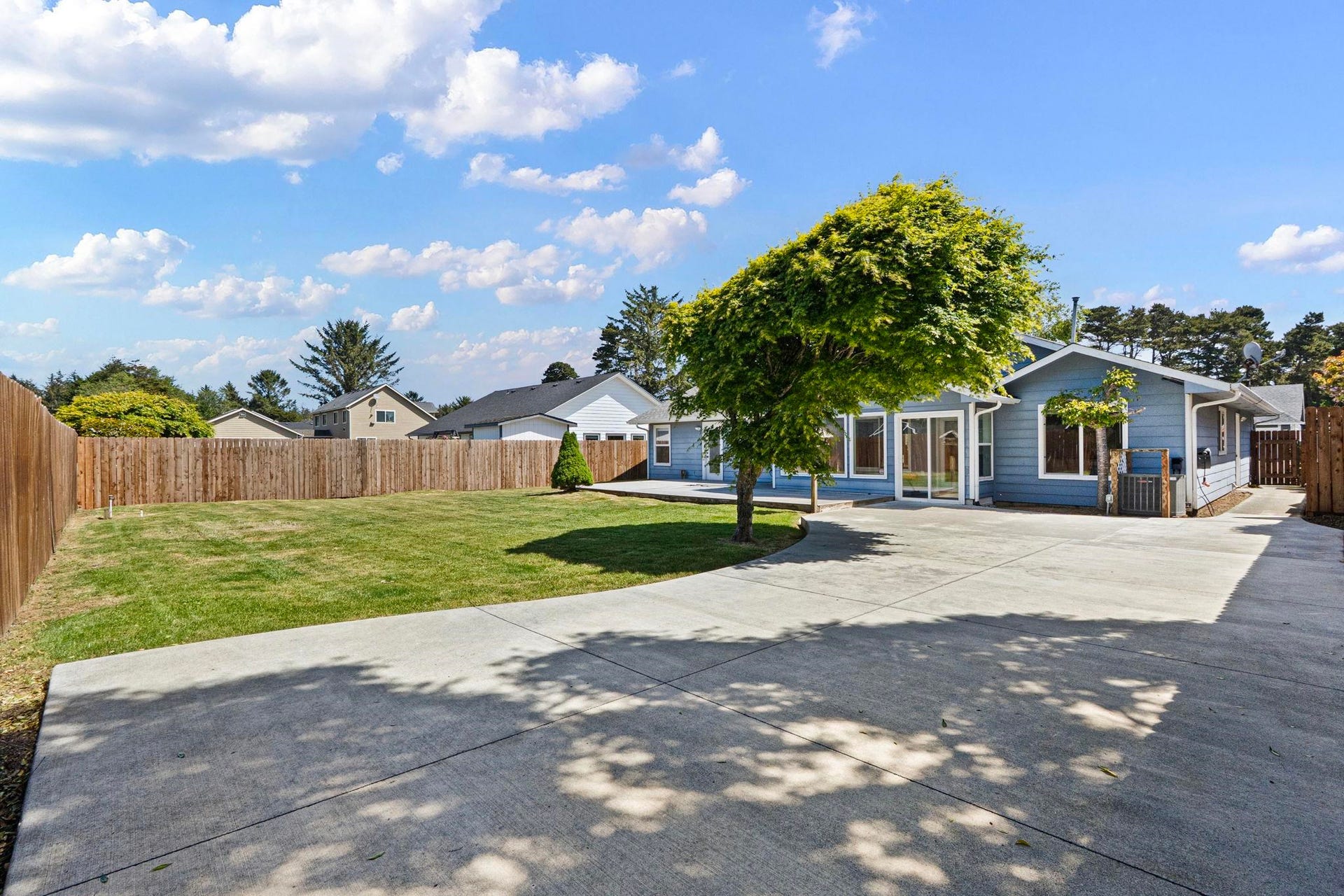 1674 El Monte Road, Crescent City, CA 95531-8813