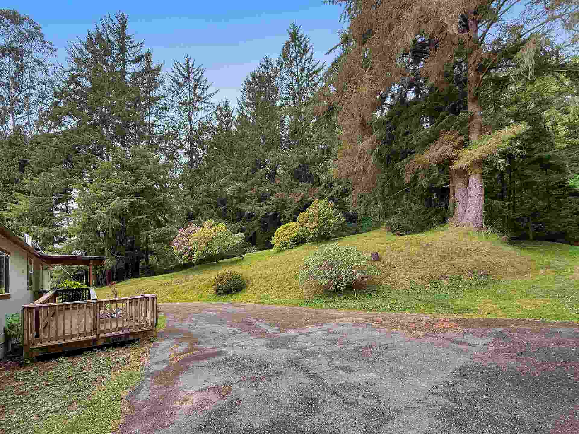 11901 Ocean View Drive, Smith River, CA 95567