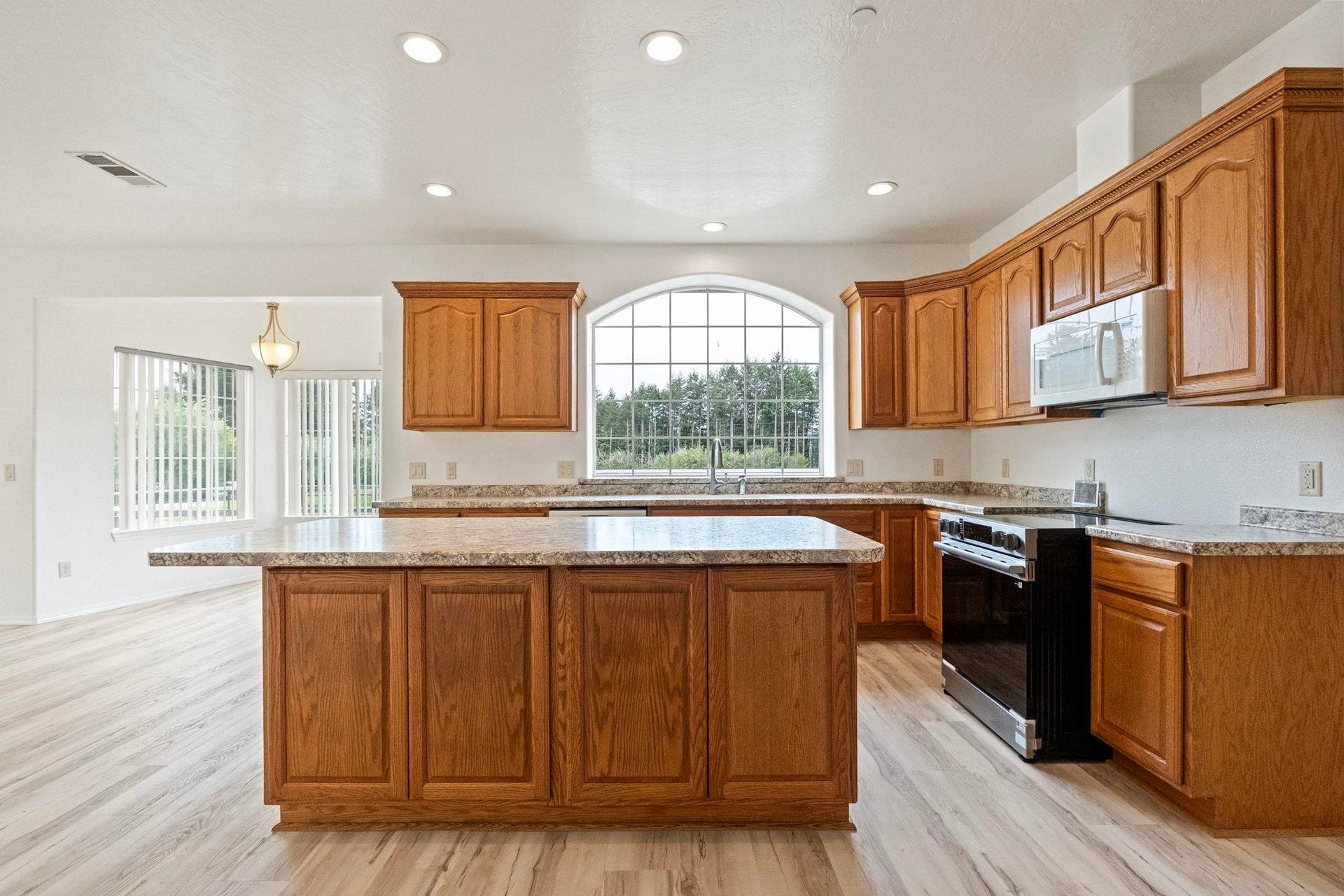 120 Church Tree Rd, Crescent City, CA 95531