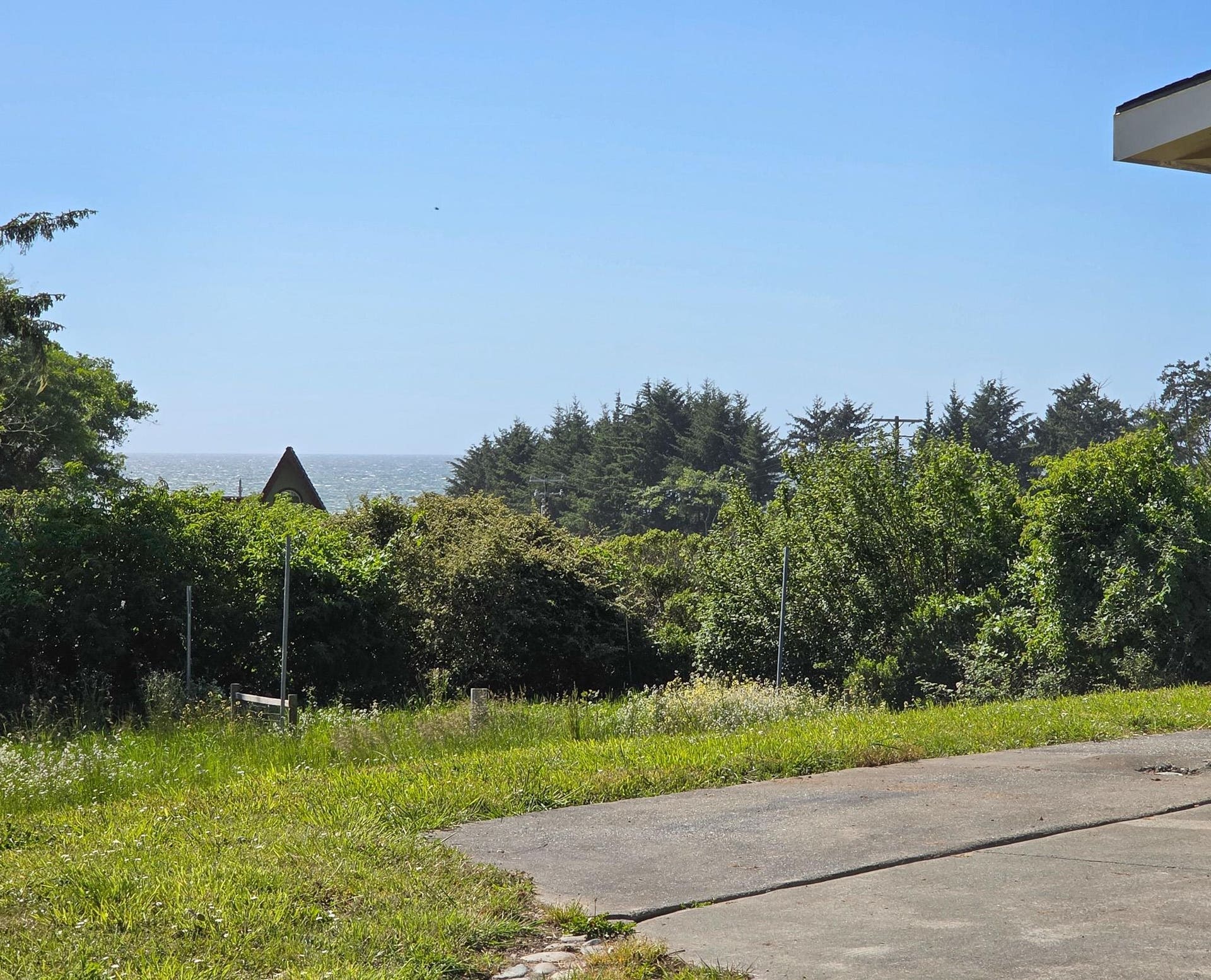 13680 Ocean View Drive, Smith River, CA 95567-0000