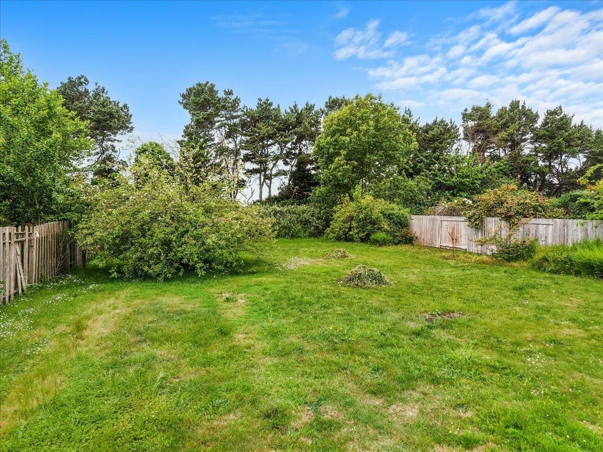 320 N Bradford Street, Smth River, CA 95567