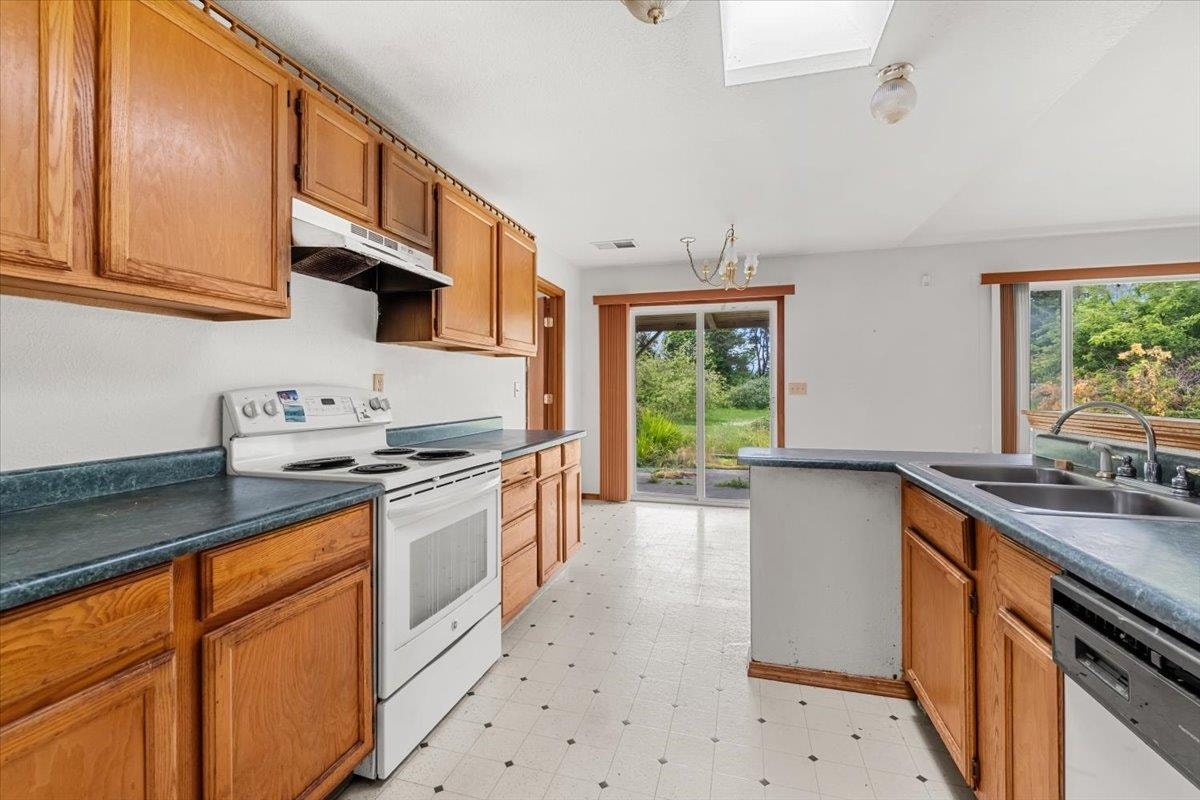 320 N Bradford Street, Smth River, CA 95567