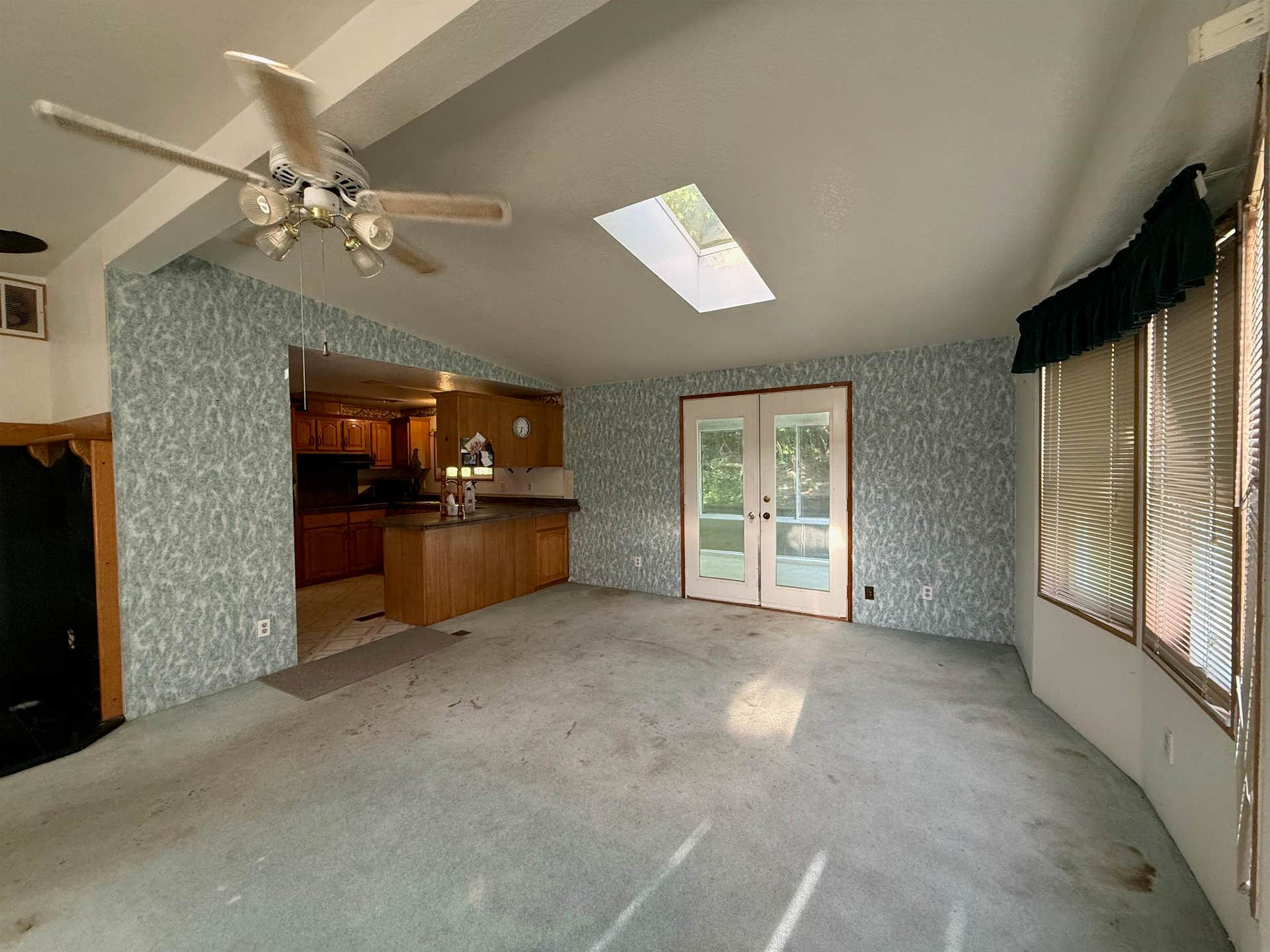 140 Hilltop Manor, Smith River, CA 95567