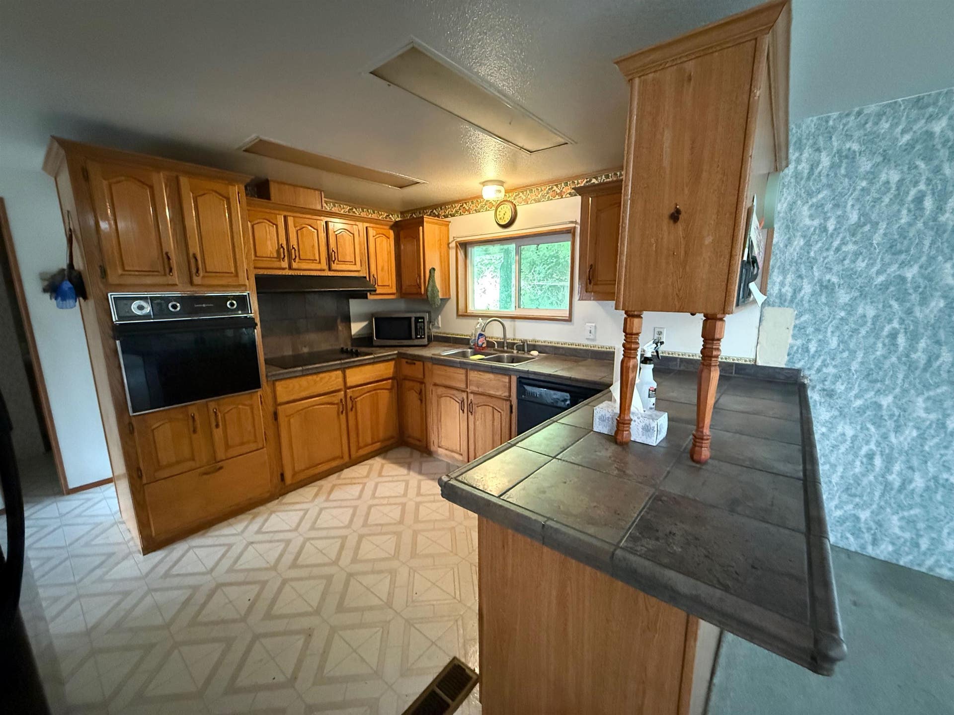 140 Hilltop Manor, Smith River, CA 95567