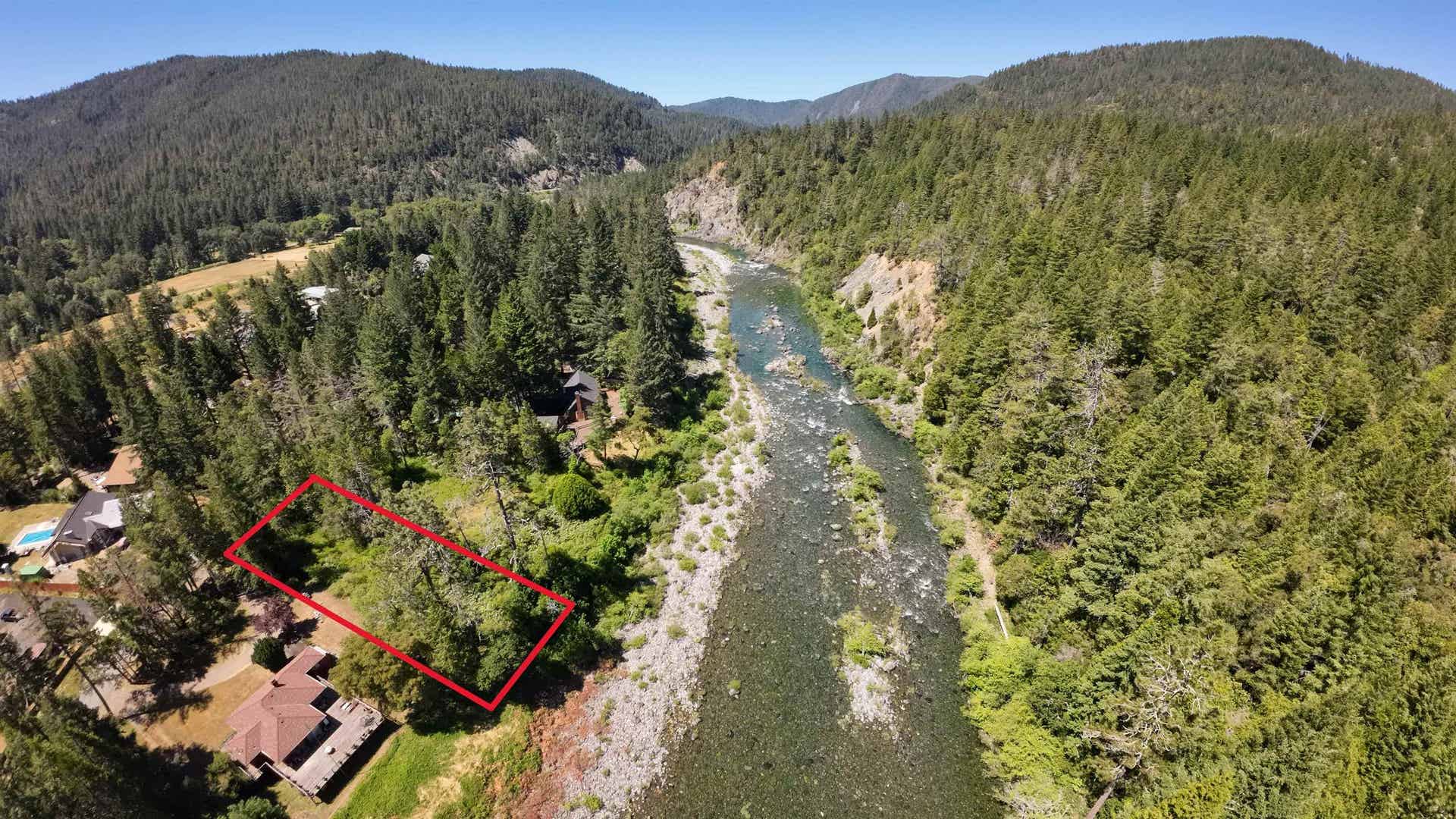 520 Gasquet Flat Road, Gasquet, CA 95543