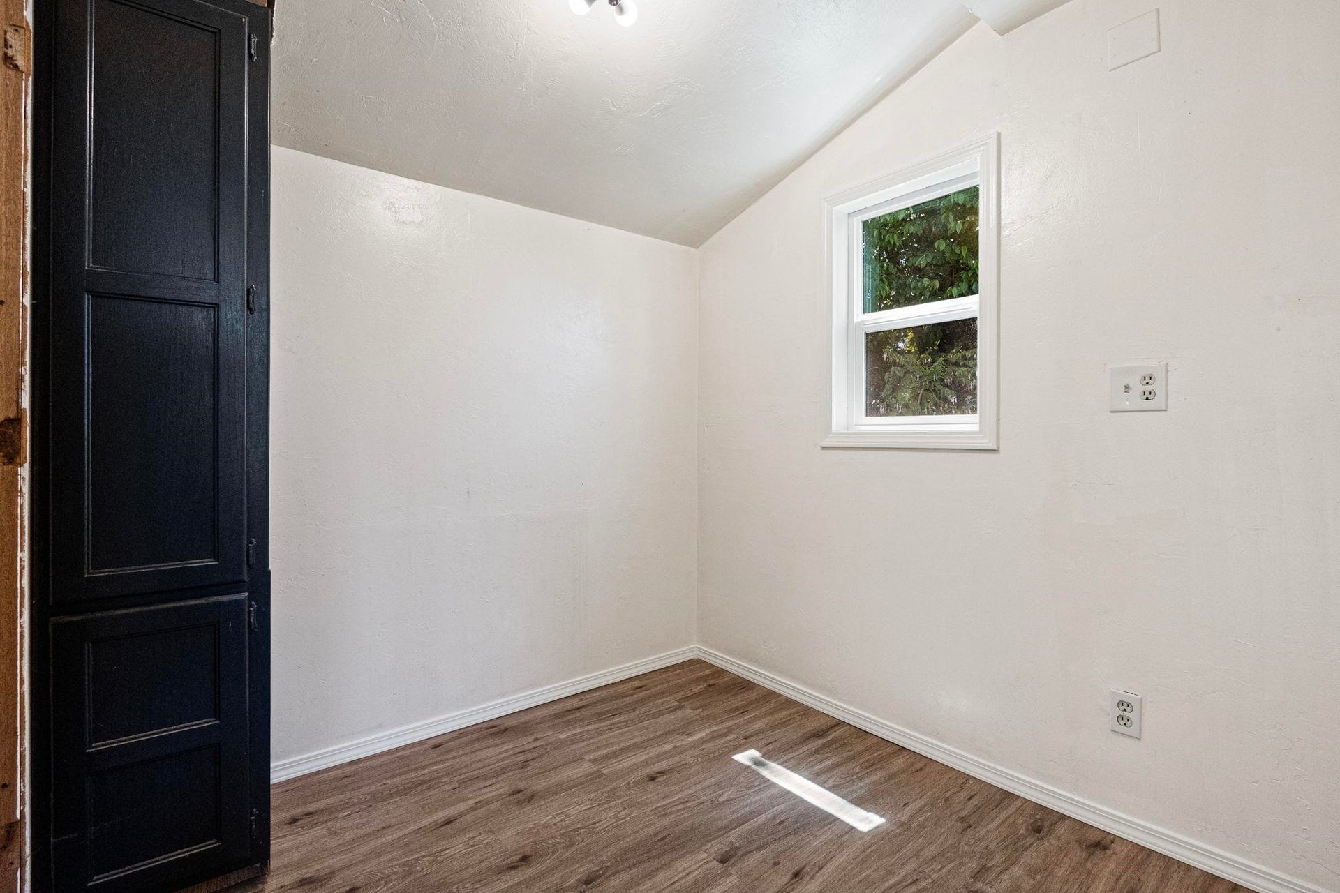 245 2nd Street, Smith River, CA 95567
