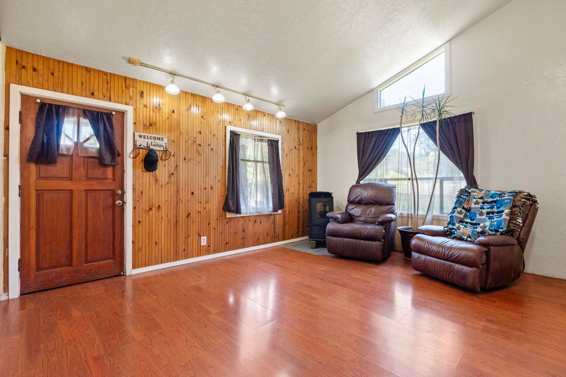 245 2nd Street, Smith River, CA 95567