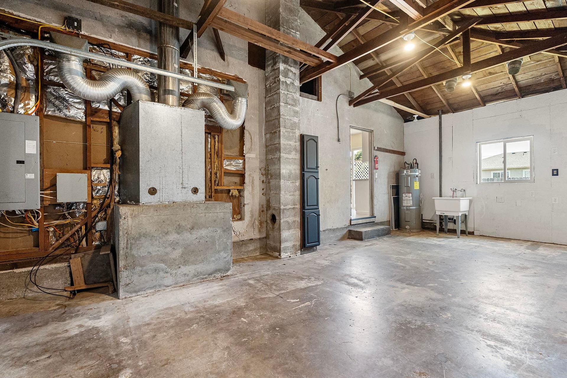 1343 Huntington Street, Crescent City, CA 95531-3325